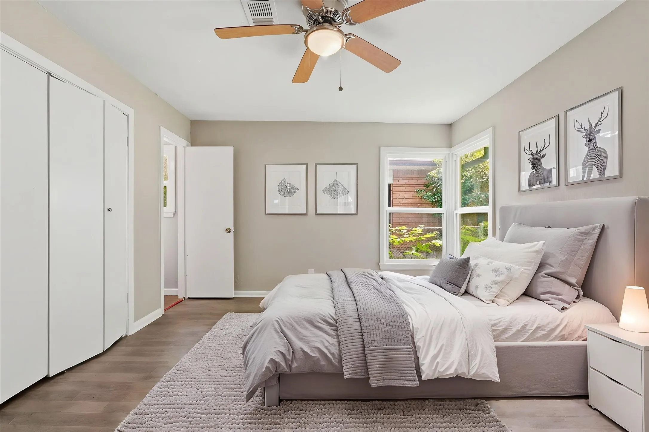 Single Family Residence For Sale in Tarrant County , 3804 Cornish Avenue, Fort Worth, Texas 76133, 3 Bedroom, 2 Bathroom, 2 Garage spaces, 1,444 Sqft, built in 1954, mls#21189882, Real Estate Agent in Fort Worth, Homes For Sale in Tarrant county, Homes For Sale in Fort Worth, Realtor in Fort Worth Texas, Real Estate Brokerage Independent Realty Texas, Luminita Cordes Realtor
