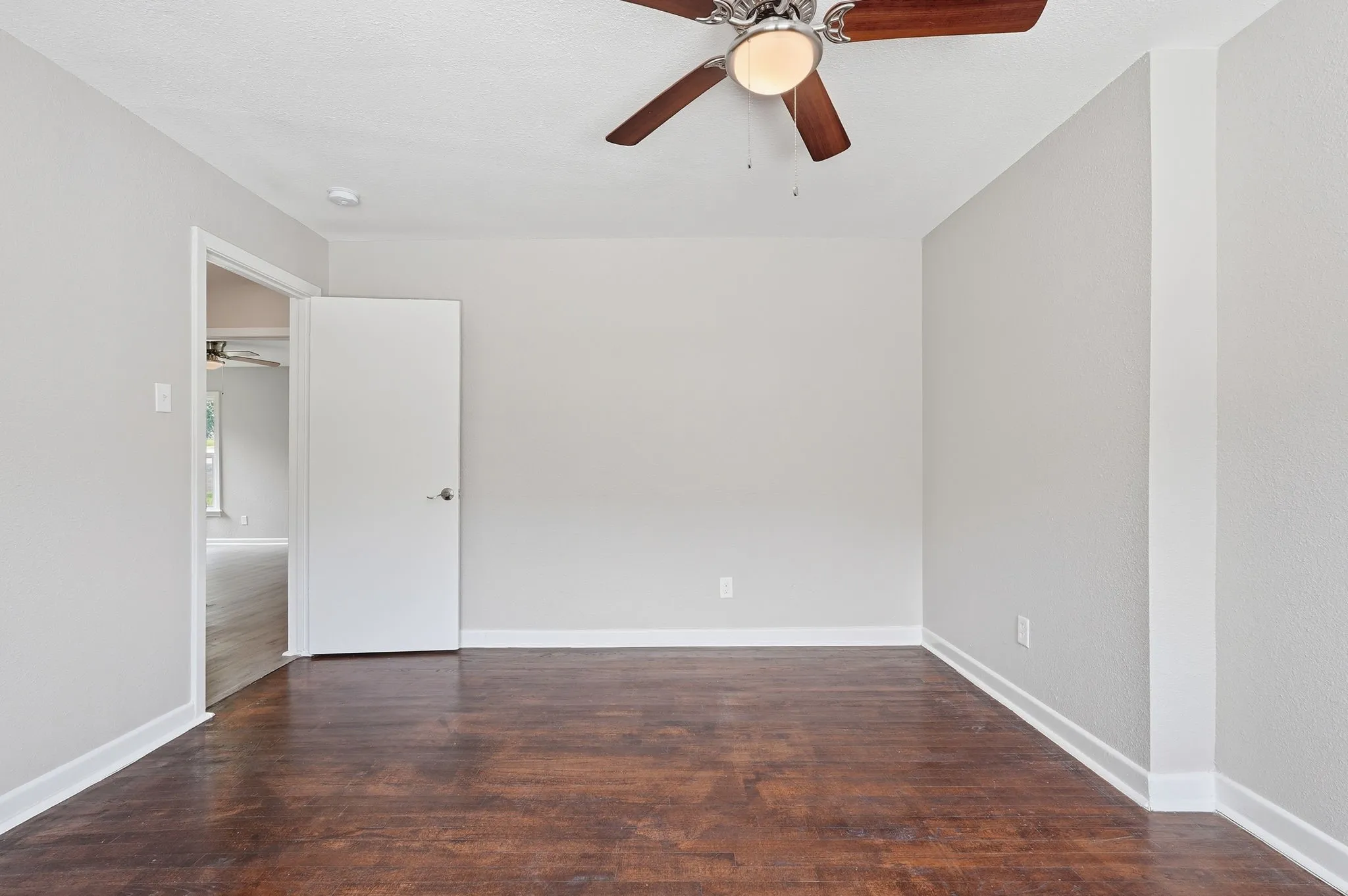 Single Family Residence For Sale in Tarrant County , 3804 Cornish Avenue, Fort Worth, Texas 76133, 3 Bedroom, 2 Bathroom, 2 Garage spaces, 1,444 Sqft, built in 1954, mls#21189882, Real Estate Agent in Fort Worth, Homes For Sale in Tarrant county, Homes For Sale in Fort Worth, Realtor in Fort Worth Texas, Real Estate Brokerage Independent Realty Texas, Luminita Cordes Realtor