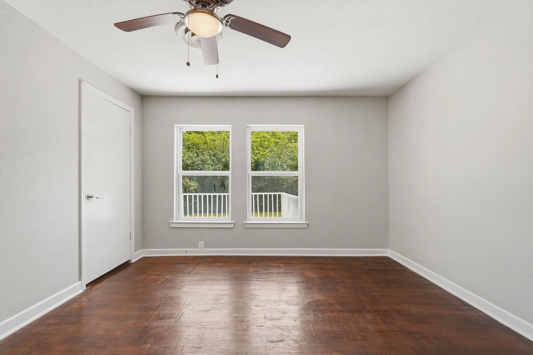 Single Family Residence For Sale in Tarrant County , 3804 Cornish Avenue, Fort Worth, Texas 76133, 3 Bedroom, 2 Bathroom, 2 Garage spaces, 1,444 Sqft, built in 1954, mls#21189882, Real Estate Agent in Fort Worth, Homes For Sale in Tarrant county, Homes For Sale in Fort Worth, Realtor in Fort Worth Texas, Real Estate Brokerage Independent Realty Texas, Luminita Cordes Realtor