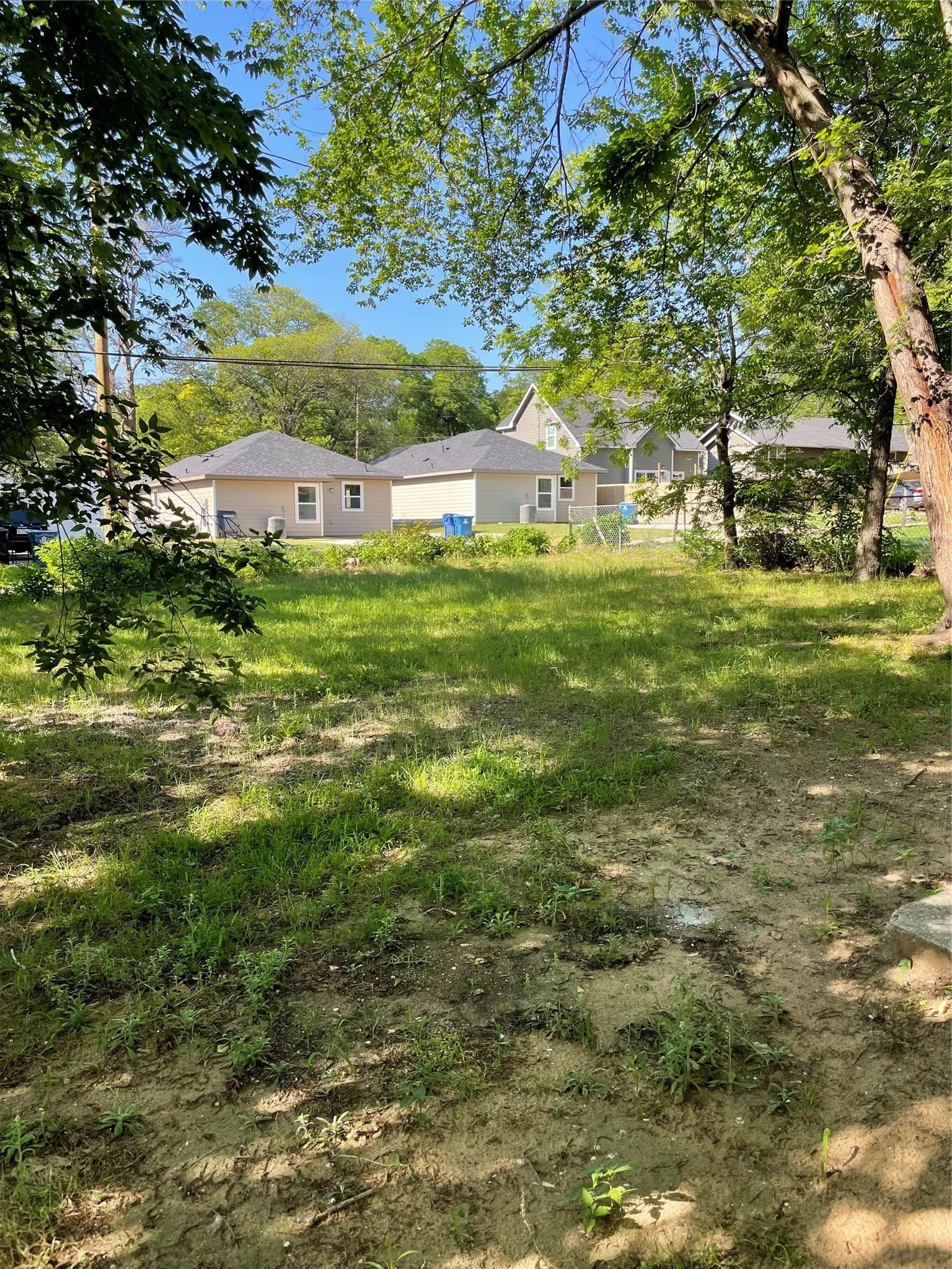 Single Family Residence For Sale in Grayson County , 607 E Monterey Street, Denison, Texas 75021, 4 Bedroom, 3 Bathroom, Garage spaces, 1,868 Sqft, built in 1920, mls#21287049, Real Estate Agent in Denison, Homes For Sale in Grayson county, Homes For Sale in Denison, Realtor in Denison Texas, Real Estate Brokerage Independent Realty Texas, Luminita Cordes Realtor