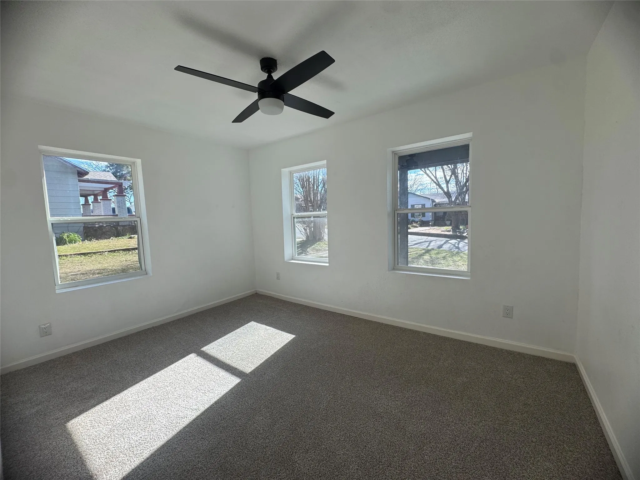 Single Family Residence For Sale in Grayson County , 607 E Monterey Street, Denison, Texas 75021, 4 Bedroom, 3 Bathroom, Garage spaces, 1,868 Sqft, built in 1920, mls#21287049, Real Estate Agent in Denison, Homes For Sale in Grayson county, Homes For Sale in Denison, Realtor in Denison Texas, Real Estate Brokerage Independent Realty Texas, Luminita Cordes Realtor