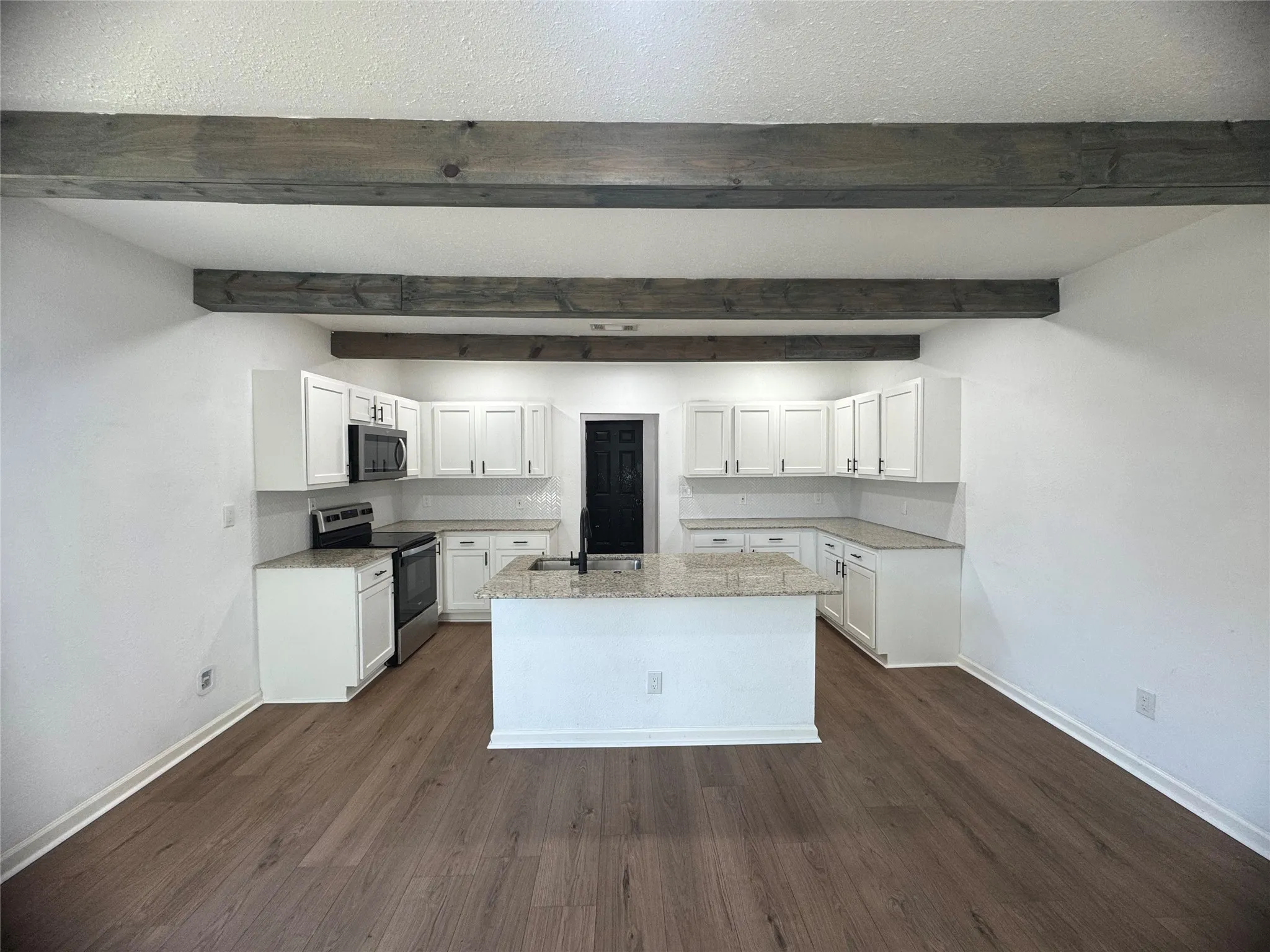 Single Family Residence For Sale in Grayson County , 607 E Monterey Street, Denison, Texas 75021, 4 Bedroom, 3 Bathroom, Garage spaces, 1,868 Sqft, built in 1920, mls#21287049, Real Estate Agent in Denison, Homes For Sale in Grayson county, Homes For Sale in Denison, Realtor in Denison Texas, Real Estate Brokerage Independent Realty Texas, Luminita Cordes Realtor