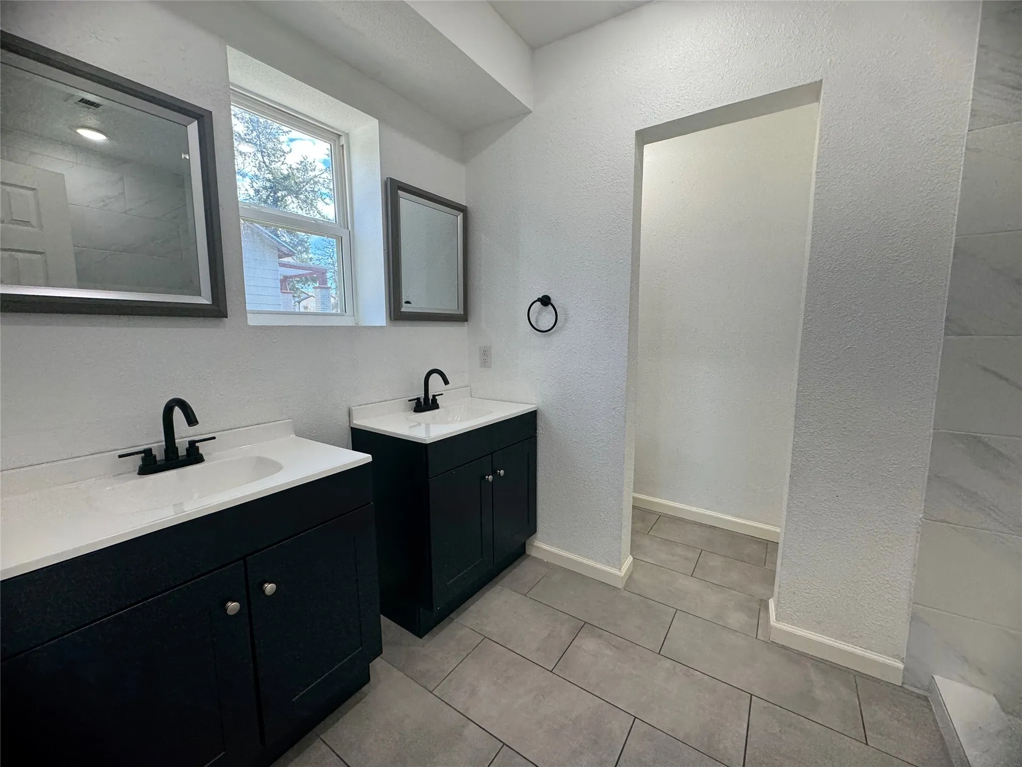 Single Family Residence For Sale in Grayson County , 607 E Monterey Street, Denison, Texas 75021, 4 Bedroom, 3 Bathroom, Garage spaces, 1,868 Sqft, built in 1920, mls#21287049, Real Estate Agent in Denison, Homes For Sale in Grayson county, Homes For Sale in Denison, Realtor in Denison Texas, Real Estate Brokerage Independent Realty Texas, Luminita Cordes Realtor