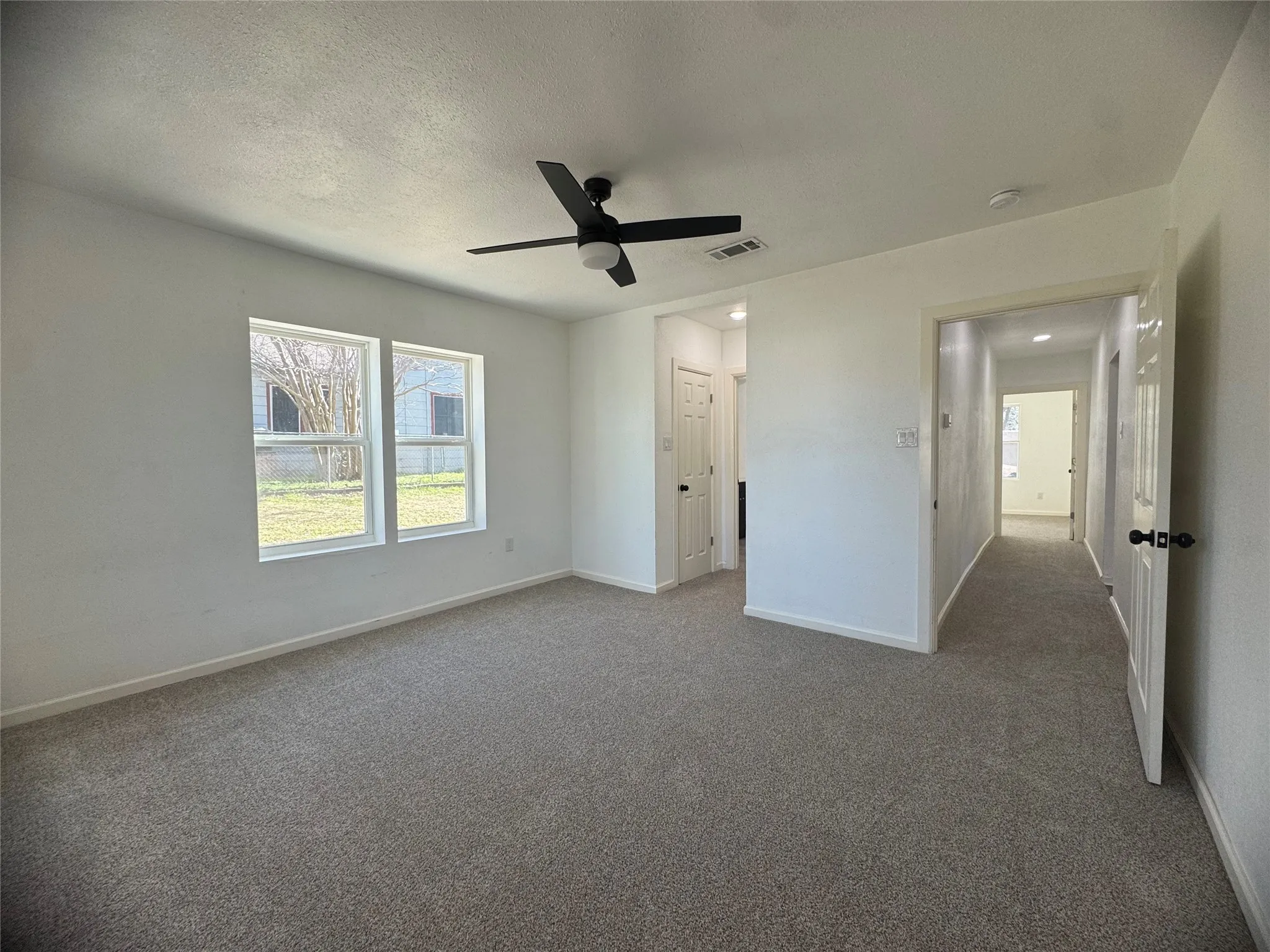 Single Family Residence For Sale in Grayson County , 607 E Monterey Street, Denison, Texas 75021, 4 Bedroom, 3 Bathroom, Garage spaces, 1,868 Sqft, built in 1920, mls#21287049, Real Estate Agent in Denison, Homes For Sale in Grayson county, Homes For Sale in Denison, Realtor in Denison Texas, Real Estate Brokerage Independent Realty Texas, Luminita Cordes Realtor