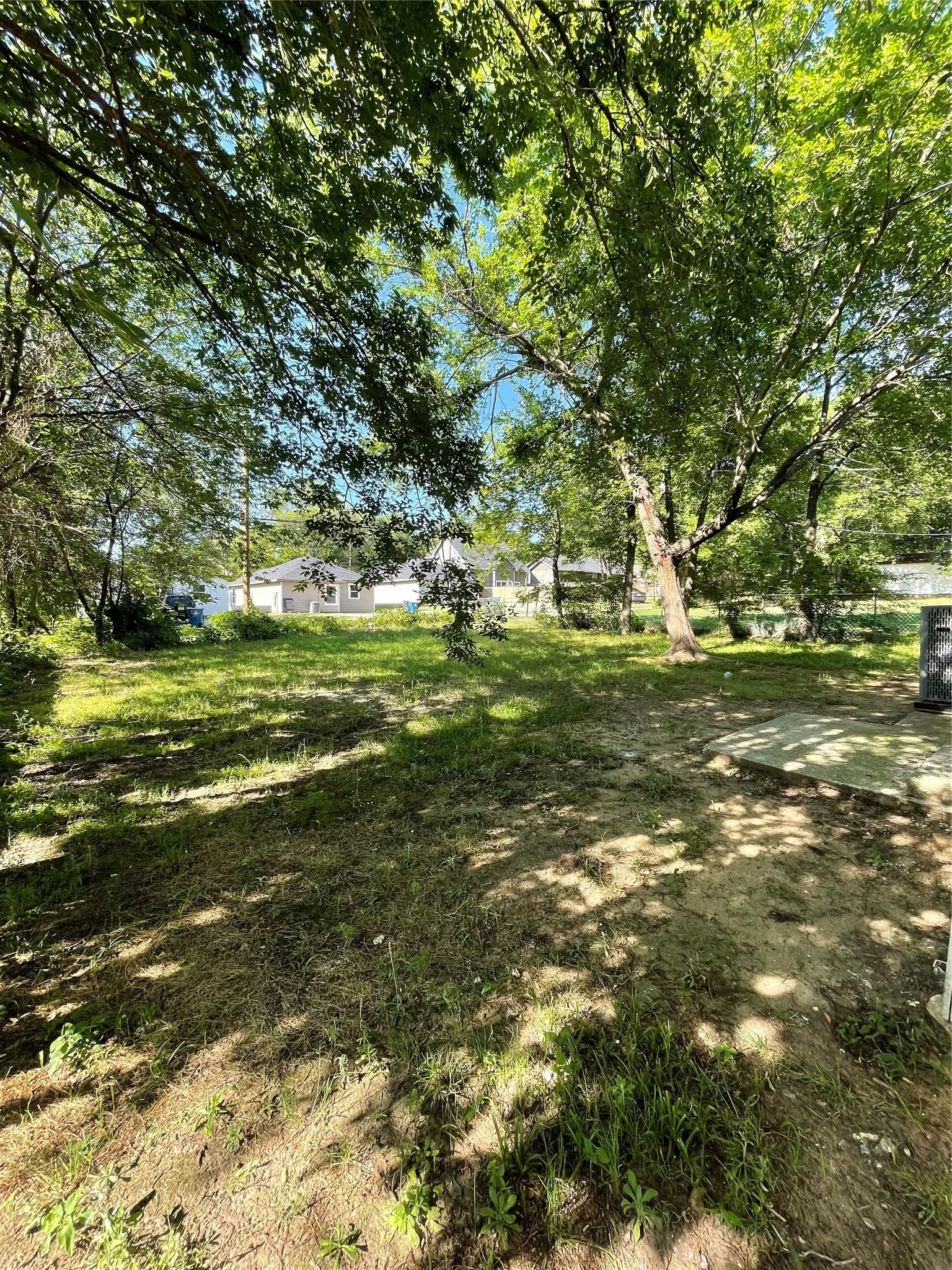 Single Family Residence For Sale in Grayson County , 607 E Monterey Street, Denison, Texas 75021, 4 Bedroom, 3 Bathroom, Garage spaces, 1,868 Sqft, built in 1920, mls#21287049, Real Estate Agent in Denison, Homes For Sale in Grayson county, Homes For Sale in Denison, Realtor in Denison Texas, Real Estate Brokerage Independent Realty Texas, Luminita Cordes Realtor