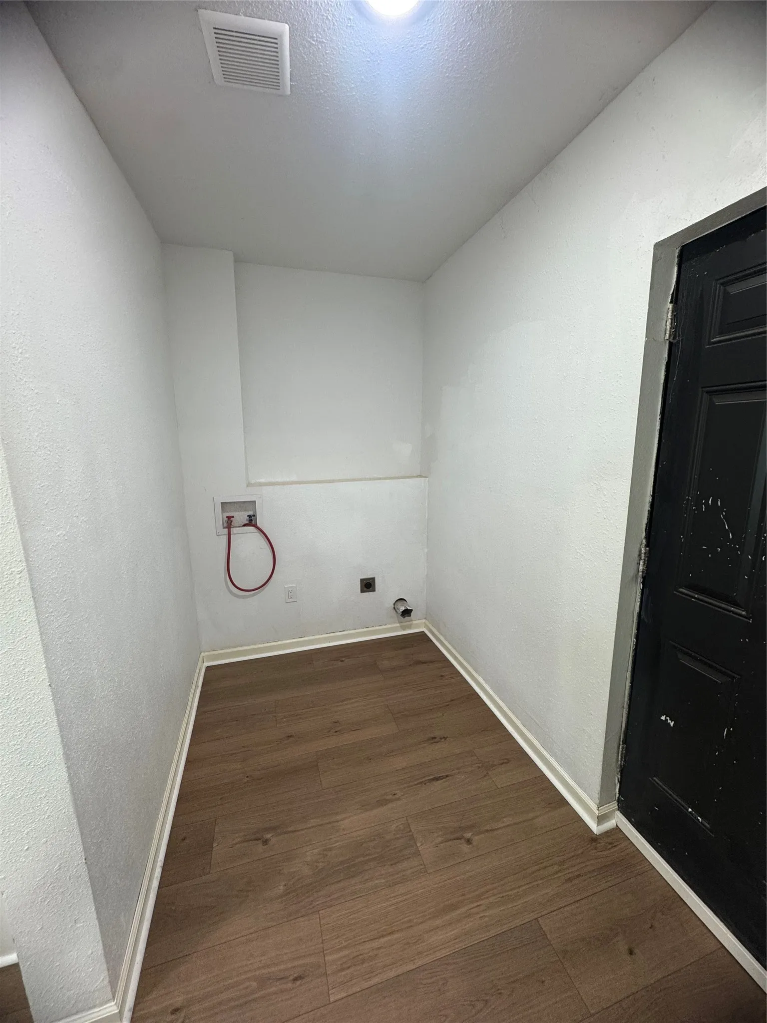 Single Family Residence For Sale in Grayson County , 607 E Monterey Street, Denison, Texas 75021, 4 Bedroom, 3 Bathroom, Garage spaces, 1,868 Sqft, built in 1920, mls#21287049, Real Estate Agent in Denison, Homes For Sale in Grayson county, Homes For Sale in Denison, Realtor in Denison Texas, Real Estate Brokerage Independent Realty Texas, Luminita Cordes Realtor