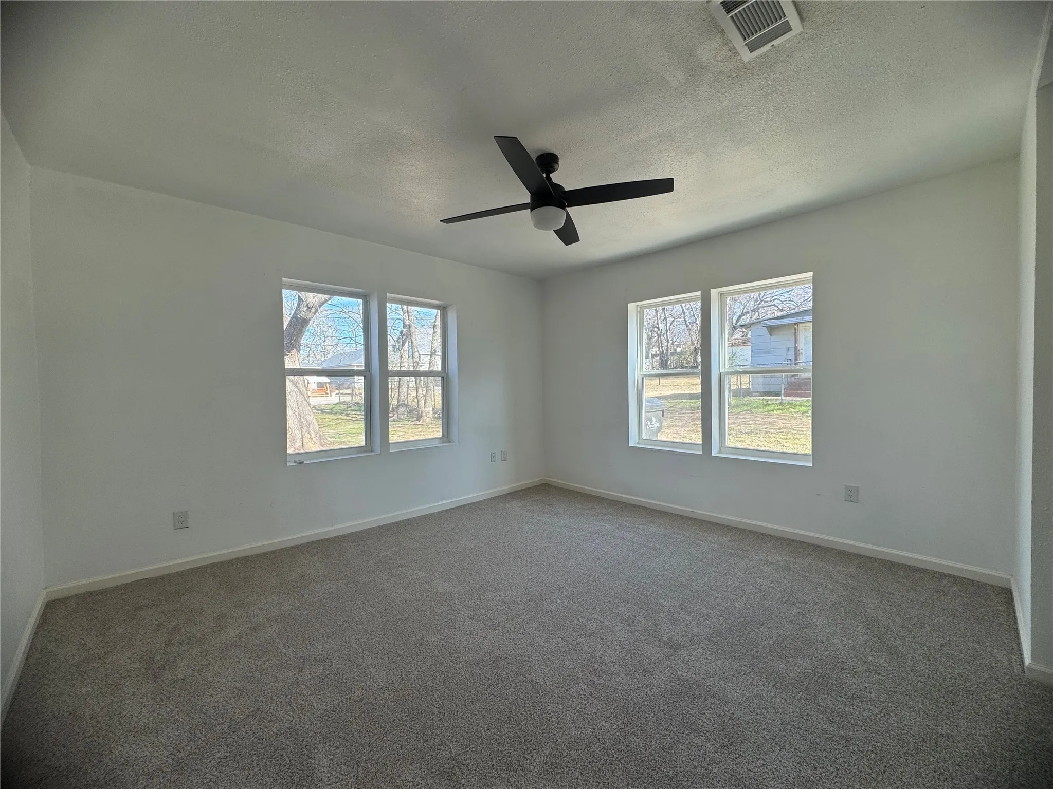 Single Family Residence For Sale in Grayson County , 607 E Monterey Street, Denison, Texas 75021, 4 Bedroom, 3 Bathroom, Garage spaces, 1,868 Sqft, built in 1920, mls#21287049, Real Estate Agent in Denison, Homes For Sale in Grayson county, Homes For Sale in Denison, Realtor in Denison Texas, Real Estate Brokerage Independent Realty Texas, Luminita Cordes Realtor
