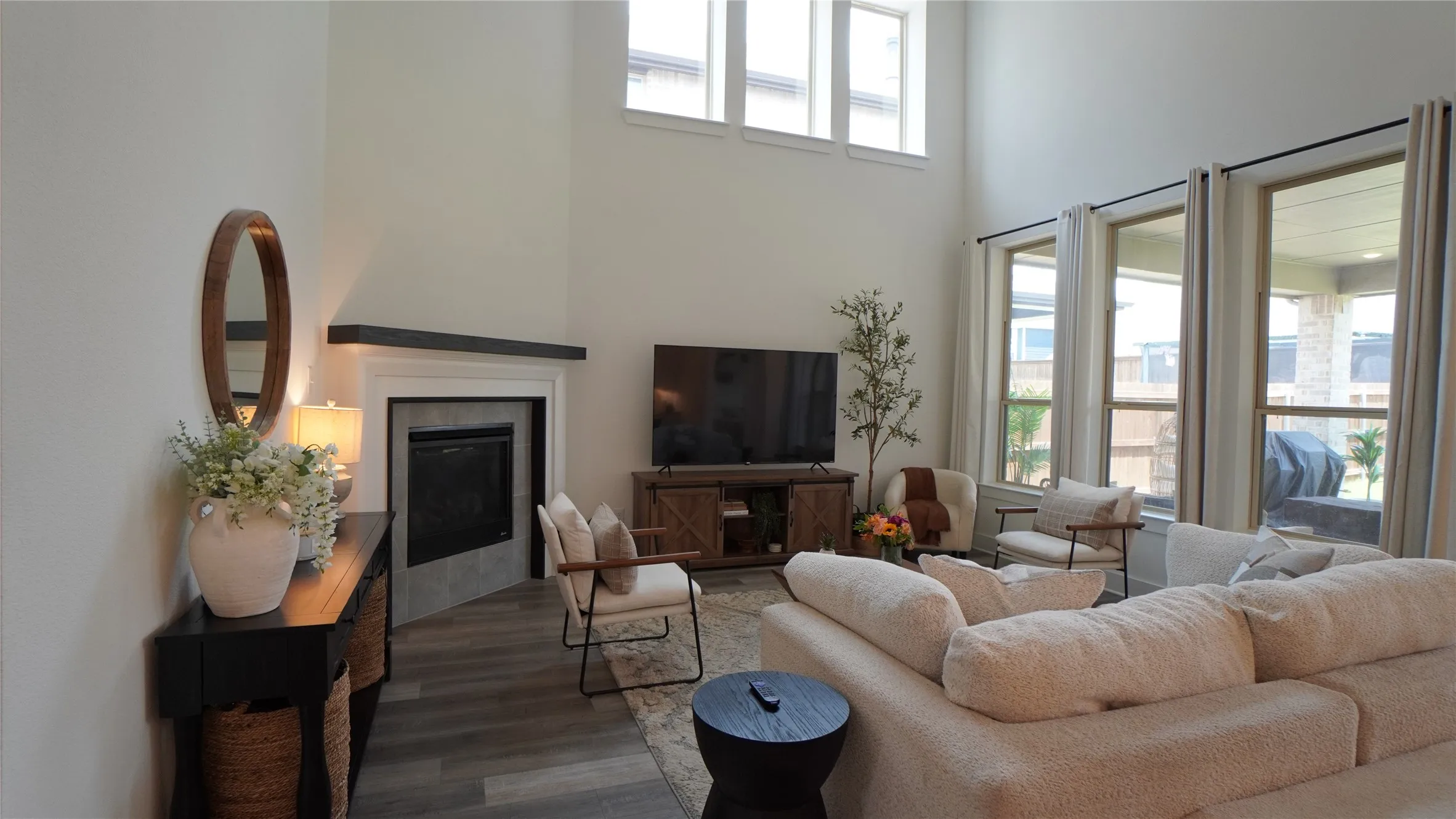 Single Family Residence For Rent in Rockwall County , 5727 Huffines Boulevard, Royse City, Texas 75189, 5 Bedroom, 4 Bathroom, 2 Garage spaces, 3,251 Sqft, built in 2023, mls#21283480, Real Estate Agent in Royse City, Homes For Rent in Rockwall county, Homes For Rent in Royse City, Realtor in Royse City Texas, Real Estate Brokerage Independent Realty Texas, Luminita Cordes Realtor