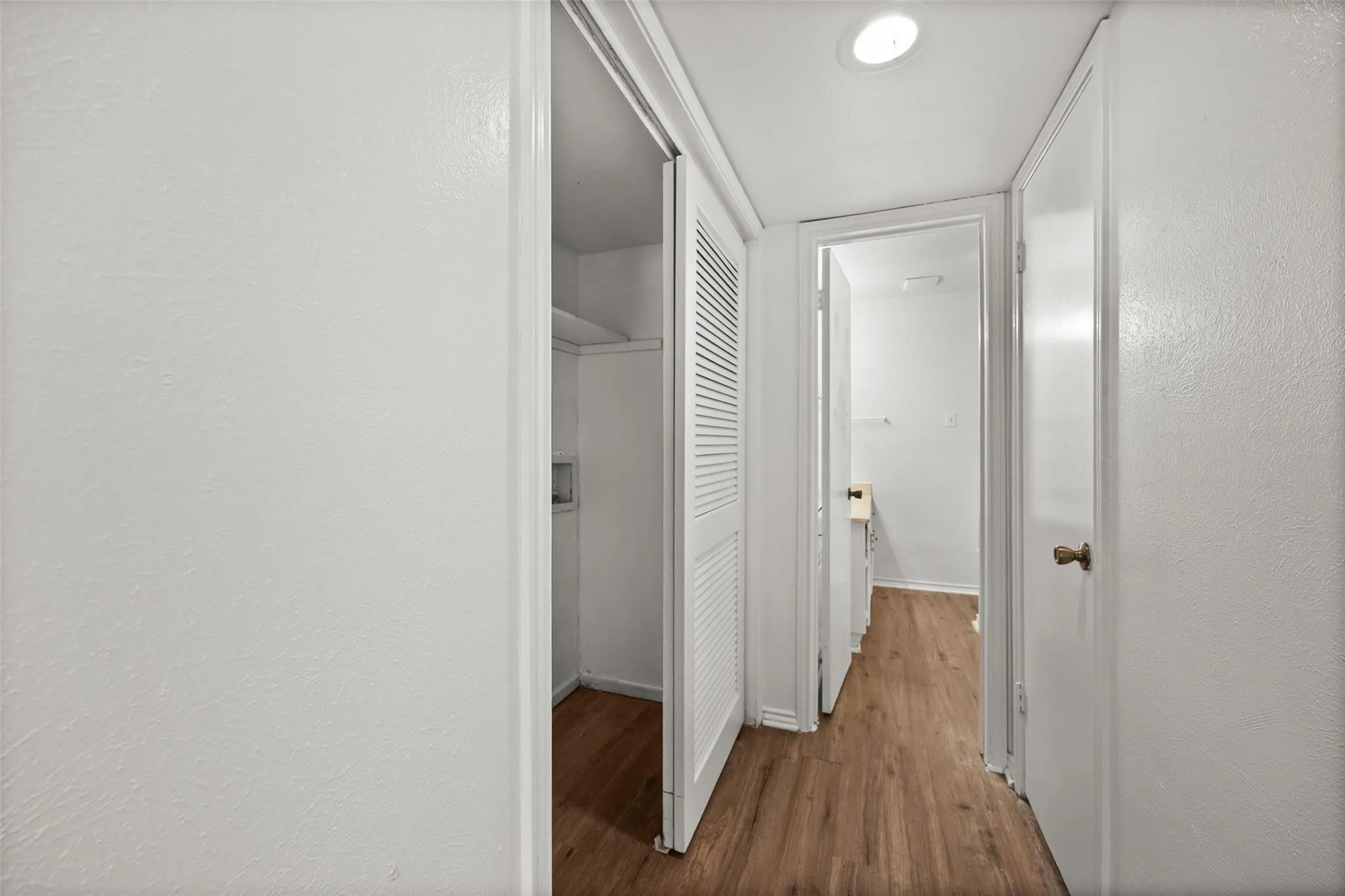 Condominium For Rent in Dallas County , 5902 Marvin Loving Drive 104, Garland, Texas 75043, 2 Bedroom, 2 Bathroom, Garage spaces, 950 Sqft, built in 1982, mls#21287094, Real Estate Agent in Garland, Homes For Rent in Dallas county, Homes For Rent in Garland, Realtor in Garland Texas, Real Estate Brokerage Independent Realty Texas, Luminita Cordes Realtor