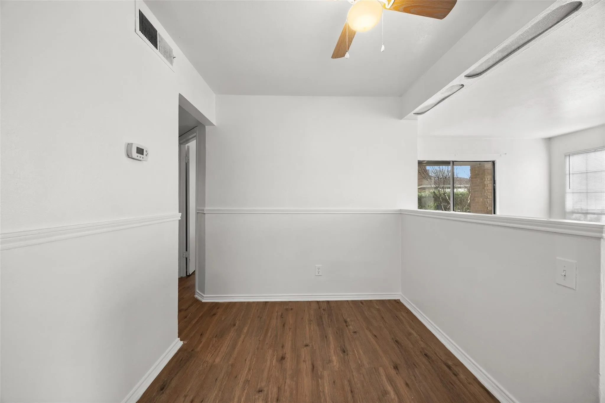 Condominium For Rent in Dallas County , 5902 Marvin Loving Drive 104, Garland, Texas 75043, 2 Bedroom, 2 Bathroom, Garage spaces, 950 Sqft, built in 1982, mls#21287094, Real Estate Agent in Garland, Homes For Rent in Dallas county, Homes For Rent in Garland, Realtor in Garland Texas, Real Estate Brokerage Independent Realty Texas, Luminita Cordes Realtor