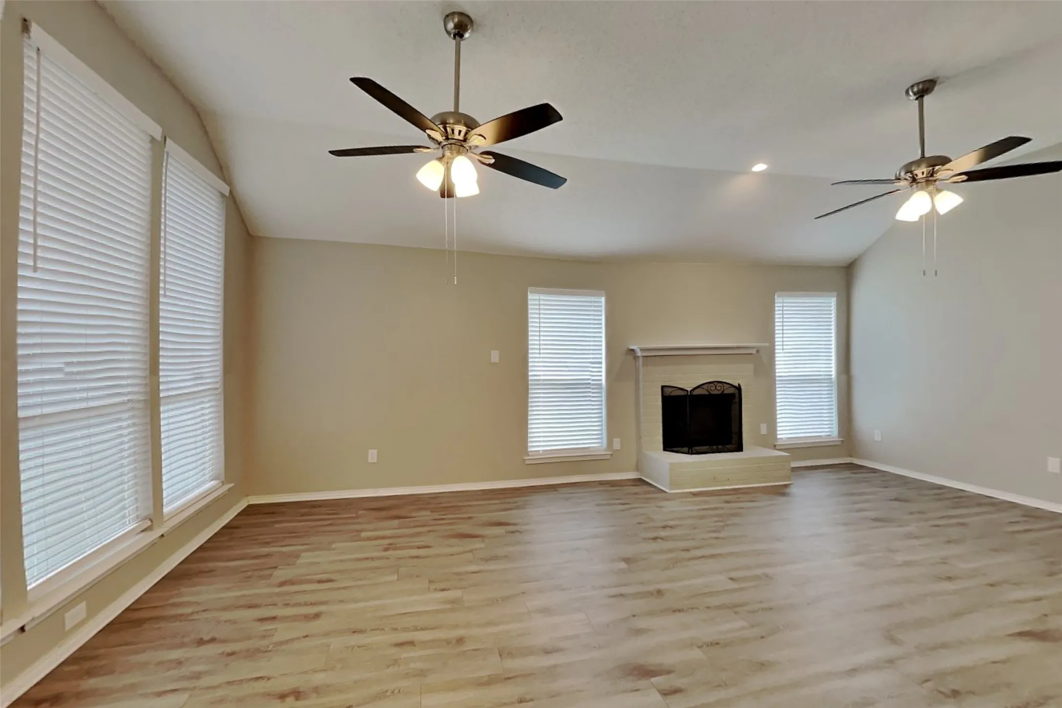 Single Family Residence For Rent in Kaufman County , 511 Brazos Street, Forney, Texas 75126, 3 Bedroom, 2 Bathroom, 2 Garage spaces, 1,570 Sqft, built in 1999, mls#21287100, Real Estate Agent in Forney, Homes For Rent in Kaufman county, Homes For Rent in Forney, Realtor in Forney Texas, Real Estate Brokerage Independent Realty Texas, Luminita Cordes Realtor