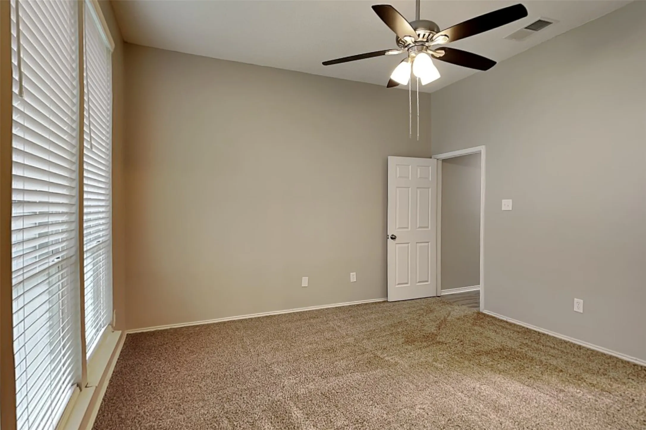 Single Family Residence For Rent in Kaufman County , 511 Brazos Street, Forney, Texas 75126, 3 Bedroom, 2 Bathroom, 2 Garage spaces, 1,570 Sqft, built in 1999, mls#21287100, Real Estate Agent in Forney, Homes For Rent in Kaufman county, Homes For Rent in Forney, Realtor in Forney Texas, Real Estate Brokerage Independent Realty Texas, Luminita Cordes Realtor