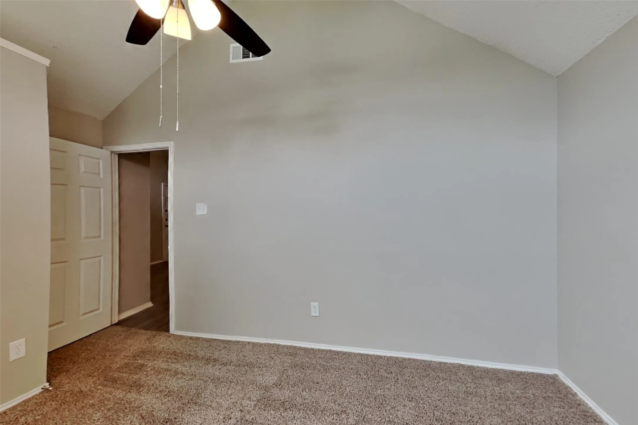 Single Family Residence For Rent in Kaufman County , 511 Brazos Street, Forney, Texas 75126, 3 Bedroom, 2 Bathroom, 2 Garage spaces, 1,570 Sqft, built in 1999, mls#21287100, Real Estate Agent in Forney, Homes For Rent in Kaufman county, Homes For Rent in Forney, Realtor in Forney Texas, Real Estate Brokerage Independent Realty Texas, Luminita Cordes Realtor