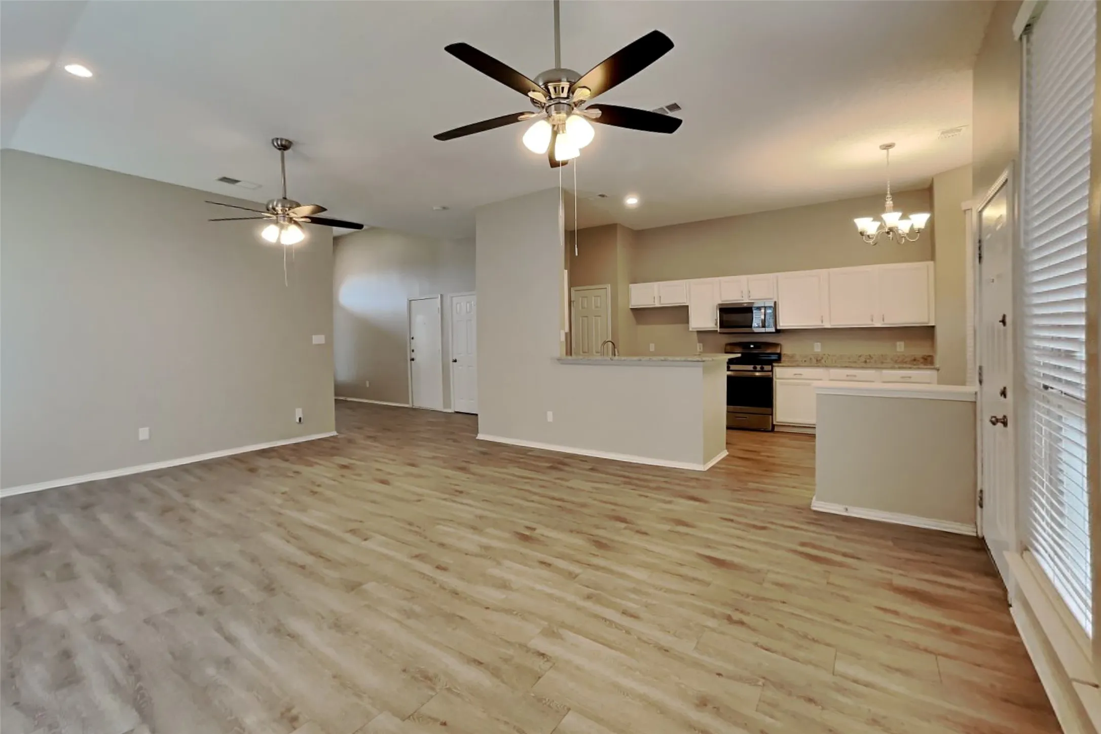 Single Family Residence For Rent in Kaufman County , 511 Brazos Street, Forney, Texas 75126, 3 Bedroom, 2 Bathroom, 2 Garage spaces, 1,570 Sqft, built in 1999, mls#21287100, Real Estate Agent in Forney, Homes For Rent in Kaufman county, Homes For Rent in Forney, Realtor in Forney Texas, Real Estate Brokerage Independent Realty Texas, Luminita Cordes Realtor