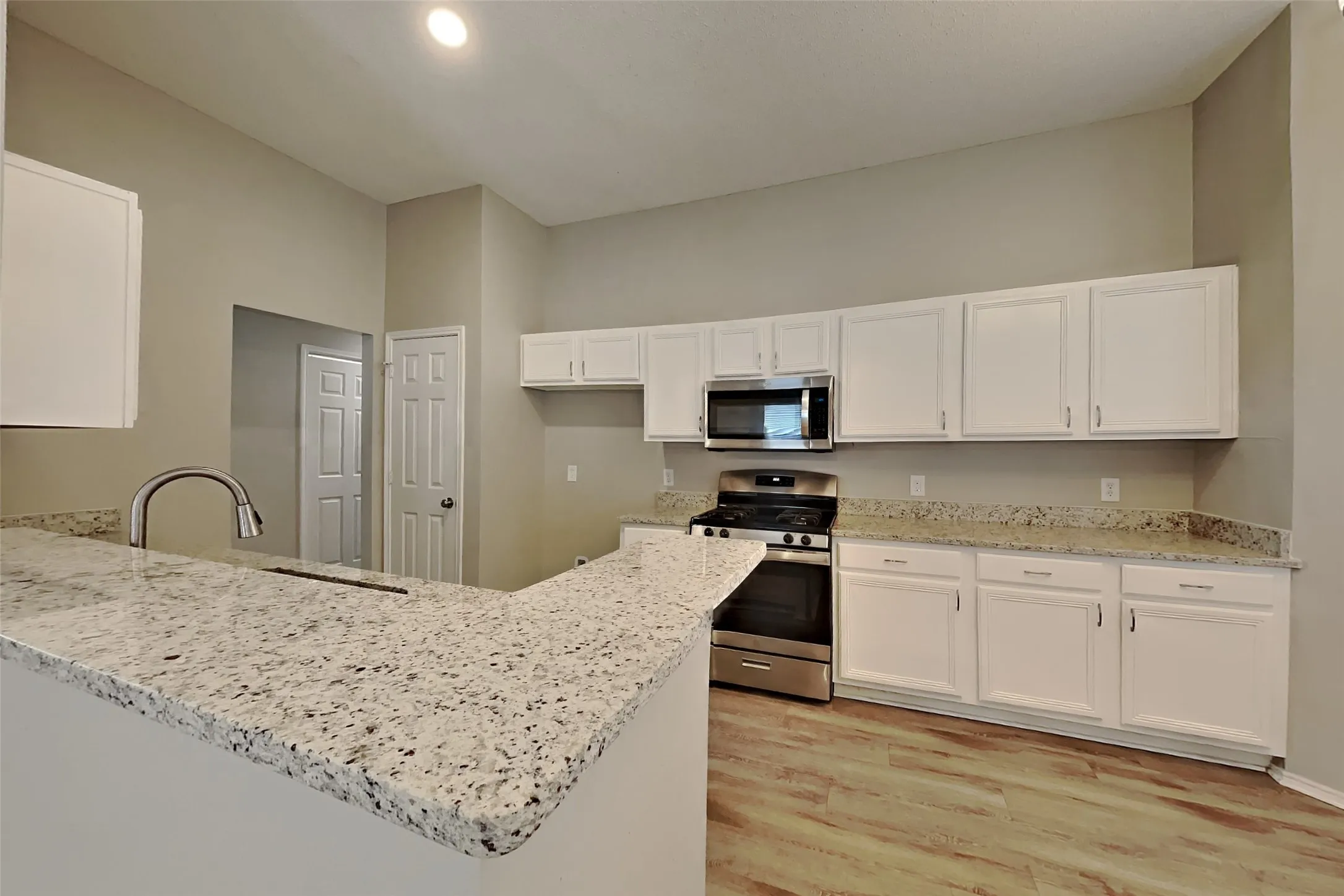 Single Family Residence For Rent in Kaufman County , 511 Brazos Street, Forney, Texas 75126, 3 Bedroom, 2 Bathroom, 2 Garage spaces, 1,570 Sqft, built in 1999, mls#21287100, Real Estate Agent in Forney, Homes For Rent in Kaufman county, Homes For Rent in Forney, Realtor in Forney Texas, Real Estate Brokerage Independent Realty Texas, Luminita Cordes Realtor