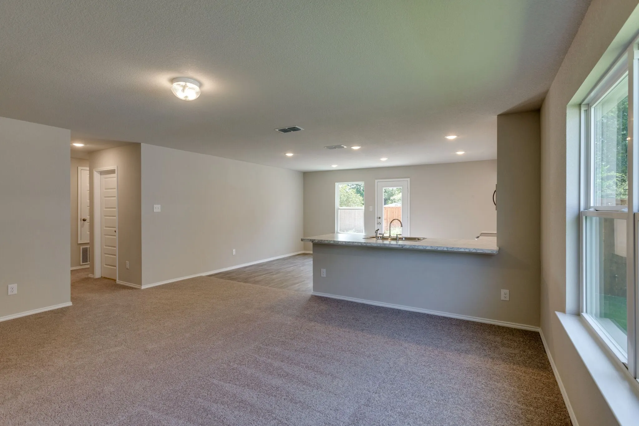 Single Family Residence For Rent in Kaufman County , 111 Rock Creek Lane, Terrell, Texas 75160, 3 Bedroom, 2 Bathroom, 2 Garage spaces, 1,263 Sqft, built in 2022, mls#21286873, Real Estate Agent in Terrell, Homes For Rent in Kaufman county, Homes For Rent in Terrell, Realtor in Terrell Texas, Real Estate Brokerage Independent Realty Texas, Luminita Cordes Realtor