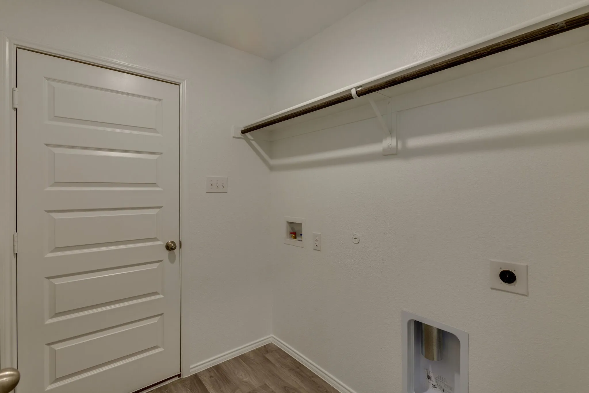 Single Family Residence For Rent in Kaufman County , 111 Rock Creek Lane, Terrell, Texas 75160, 3 Bedroom, 2 Bathroom, 2 Garage spaces, 1,263 Sqft, built in 2022, mls#21286873, Real Estate Agent in Terrell, Homes For Rent in Kaufman county, Homes For Rent in Terrell, Realtor in Terrell Texas, Real Estate Brokerage Independent Realty Texas, Luminita Cordes Realtor