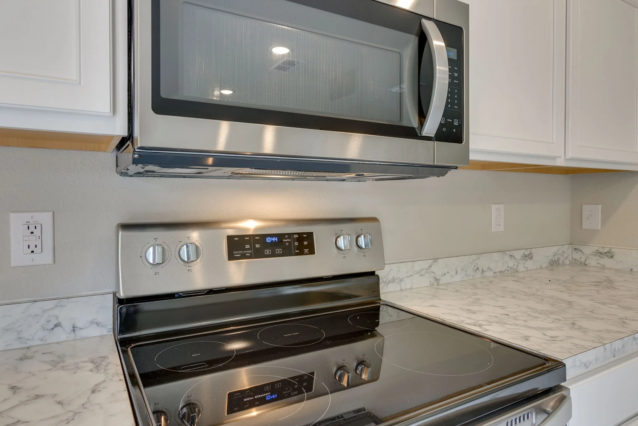 Single Family Residence For Rent in Kaufman County , 111 Rock Creek Lane, Terrell, Texas 75160, 3 Bedroom, 2 Bathroom, 2 Garage spaces, 1,263 Sqft, built in 2022, mls#21286873, Real Estate Agent in Terrell, Homes For Rent in Kaufman county, Homes For Rent in Terrell, Realtor in Terrell Texas, Real Estate Brokerage Independent Realty Texas, Luminita Cordes Realtor