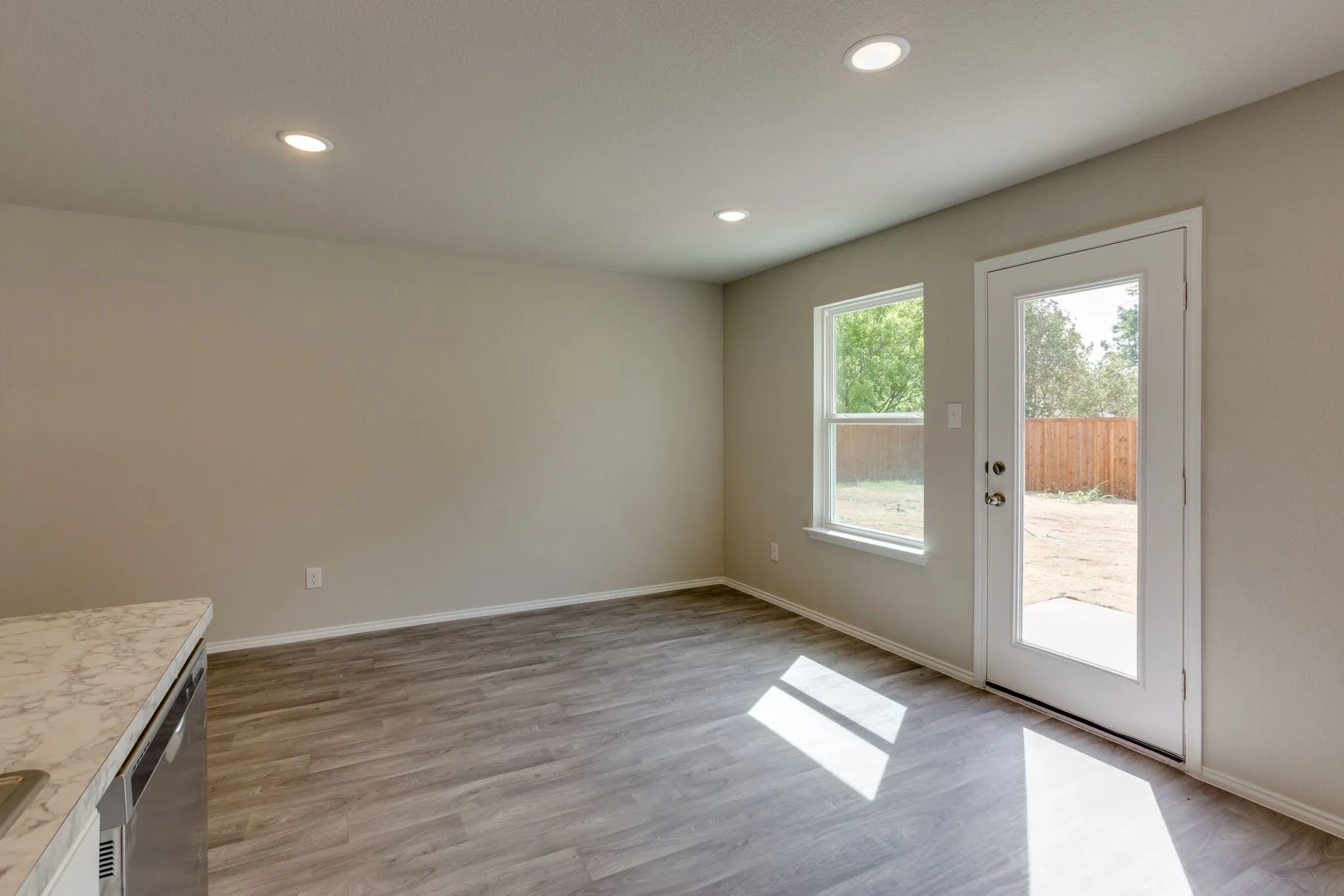 Single Family Residence For Rent in Kaufman County , 111 Rock Creek Lane, Terrell, Texas 75160, 3 Bedroom, 2 Bathroom, 2 Garage spaces, 1,263 Sqft, built in 2022, mls#21286873, Real Estate Agent in Terrell, Homes For Rent in Kaufman county, Homes For Rent in Terrell, Realtor in Terrell Texas, Real Estate Brokerage Independent Realty Texas, Luminita Cordes Realtor