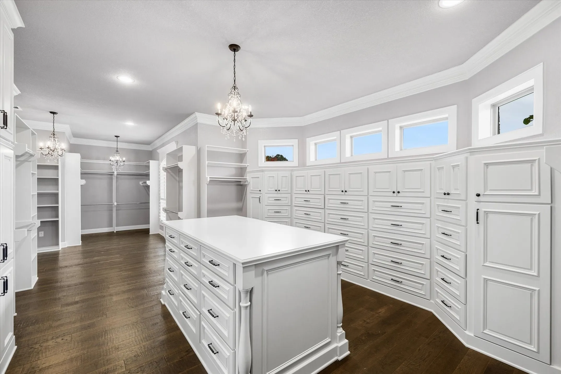 Single Family Residence For Sale in Smith County , 16508 Hailey Court, Tyler, Texas 75703, 6 Bedrooms, 9 Bathrooms, 13 Garage spaces, 9,730 Sqft, built in 2016, Price $2,800,000, mls#21281232, Real Estate Agent in Tyler, Homes For Sale in Smith county, Homes For Sale in Tyler, Realtor in Tyler Texas, Real Estate Brokerage Independent Realty Texas, Luminita Cordes Realtor
