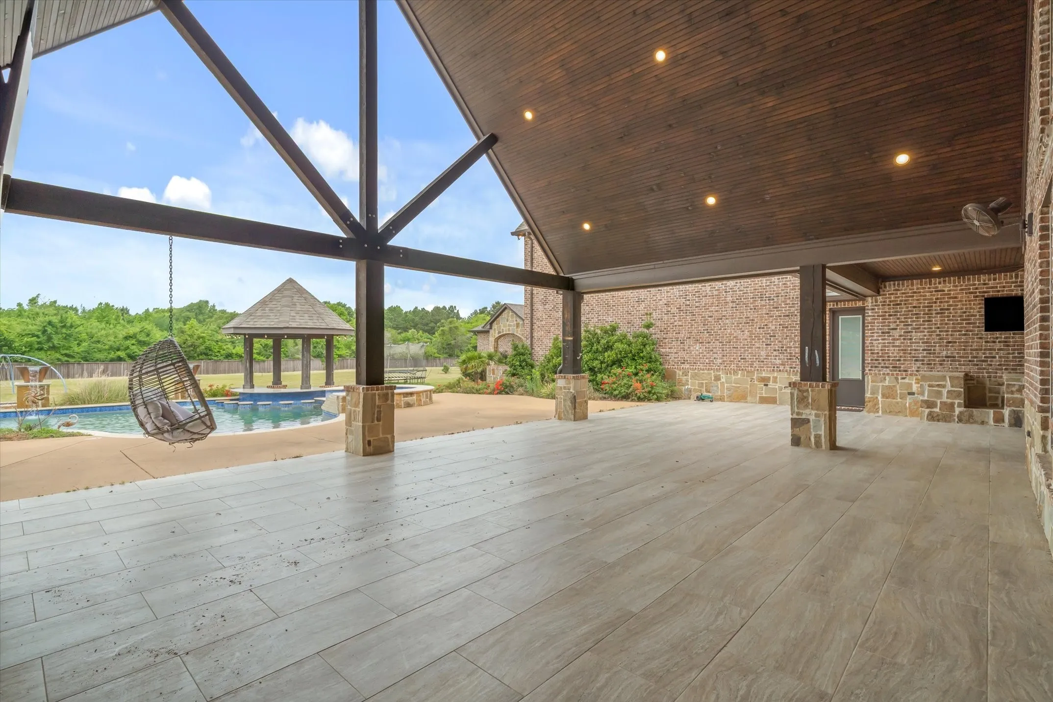 Single Family Residence For Sale in Smith County , 16508 Hailey Court, Tyler, Texas 75703, 6 Bedrooms, 9 Bathrooms, 13 Garage spaces, 9,730 Sqft, built in 2016, Price $2,800,000, mls#21281232, Real Estate Agent in Tyler, Homes For Sale in Smith county, Homes For Sale in Tyler, Realtor in Tyler Texas, Real Estate Brokerage Independent Realty Texas, Luminita Cordes Realtor