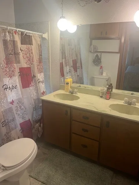 Single Family Residence For Sale in Mills County , 915 W Hwy 84 Highway W, Mullin, Texas 76864, 3 Bedrooms, 2 Bathrooms, Garage spaces, 1,343 Sqft, built in 1977, Price $524,900, mls#21287130, Real Estate Agent in Mullin, Homes For Sale in Mills county, Homes For Sale in Mullin, Realtor in Mullin Texas, Real Estate Brokerage Independent Realty Texas, Luminita Cordes Realtor