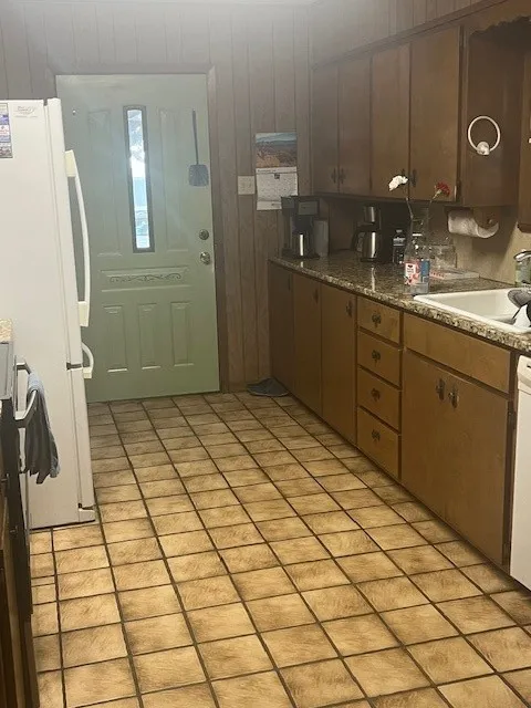 Single Family Residence For Sale in Mills County , 915 W Hwy 84 Highway W, Mullin, Texas 76864, 3 Bedrooms, 2 Bathrooms, Garage spaces, 1,343 Sqft, built in 1977, Price $524,900, mls#21287130, Real Estate Agent in Mullin, Homes For Sale in Mills county, Homes For Sale in Mullin, Realtor in Mullin Texas, Real Estate Brokerage Independent Realty Texas, Luminita Cordes Realtor