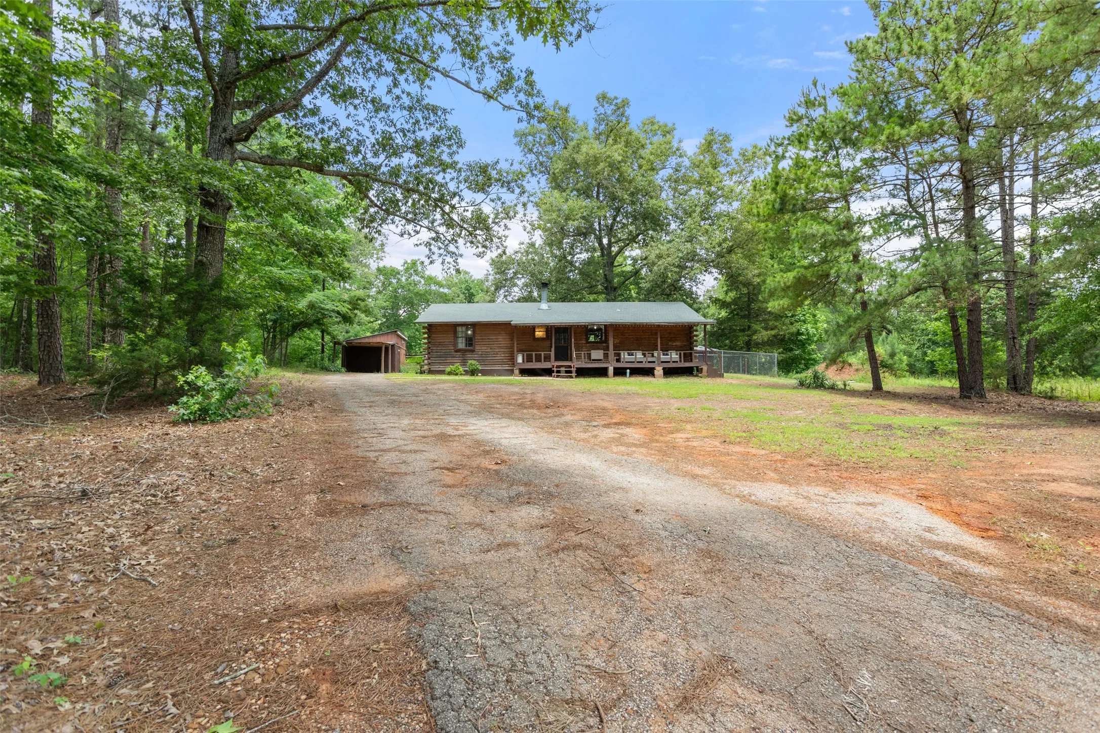 Single Family Residence For Sale in Smith County , 24087 FM 15, Troup, Texas 75789, 3 Bedroom, 2 Bathroom, Garage spaces, 1,400 Sqft, built in 2002, mls#21286594, Real Estate Agent in Troup, Homes For Sale in Smith county, Homes For Sale in Troup, Realtor in Troup Texas, Real Estate Brokerage Independent Realty Texas, Luminita Cordes Realtor