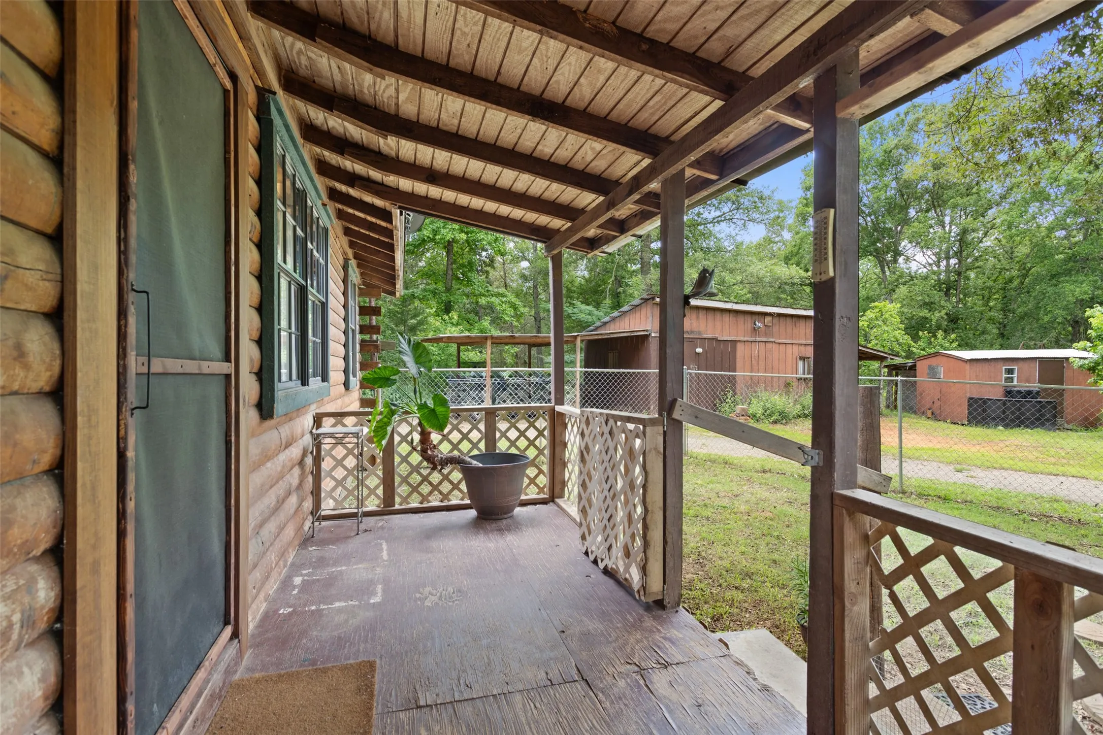 Single Family Residence For Sale in Smith County , 24087 FM 15, Troup, Texas 75789, 3 Bedroom, 2 Bathroom, Garage spaces, 1,400 Sqft, built in 2002, mls#21286594, Real Estate Agent in Troup, Homes For Sale in Smith county, Homes For Sale in Troup, Realtor in Troup Texas, Real Estate Brokerage Independent Realty Texas, Luminita Cordes Realtor
