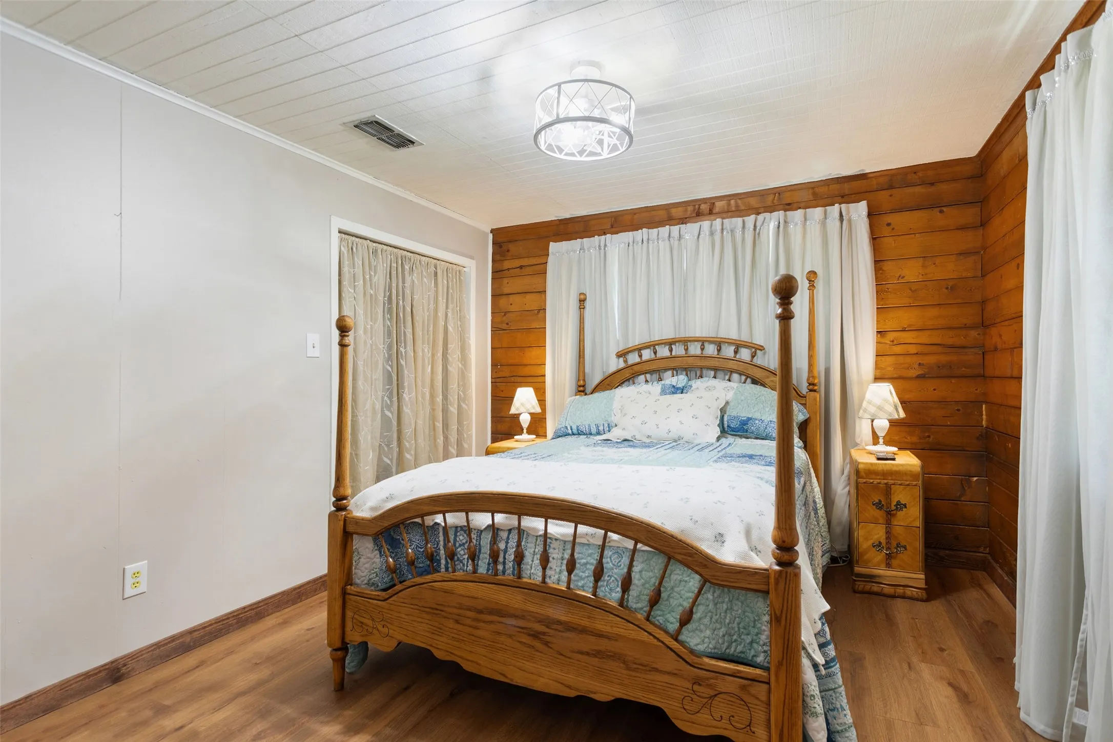 Single Family Residence For Sale in Smith County , 24087 FM 15, Troup, Texas 75789, 3 Bedroom, 2 Bathroom, Garage spaces, 1,400 Sqft, built in 2002, mls#21286594, Real Estate Agent in Troup, Homes For Sale in Smith county, Homes For Sale in Troup, Realtor in Troup Texas, Real Estate Brokerage Independent Realty Texas, Luminita Cordes Realtor