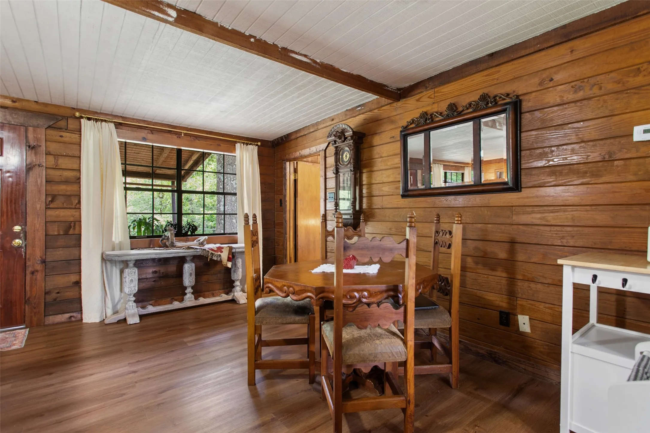 Single Family Residence For Sale in Smith County , 24087 FM 15, Troup, Texas 75789, 3 Bedroom, 2 Bathroom, Garage spaces, 1,400 Sqft, built in 2002, mls#21286594, Real Estate Agent in Troup, Homes For Sale in Smith county, Homes For Sale in Troup, Realtor in Troup Texas, Real Estate Brokerage Independent Realty Texas, Luminita Cordes Realtor