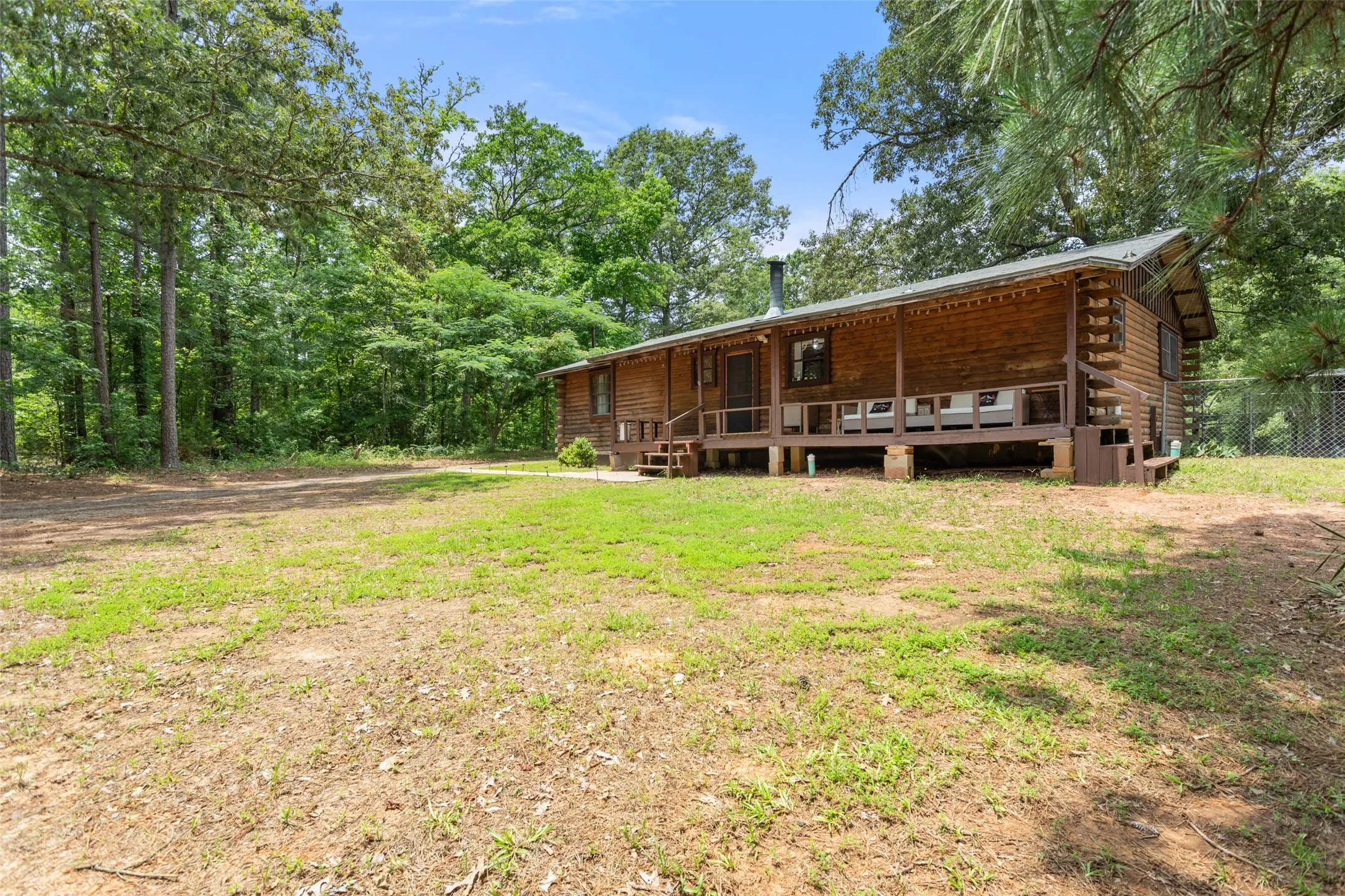 Single Family Residence For Sale in Smith County , 24087 FM 15, Troup, Texas 75789, 3 Bedroom, 2 Bathroom, Garage spaces, 1,400 Sqft, built in 2002, mls#21286594, Real Estate Agent in Troup, Homes For Sale in Smith county, Homes For Sale in Troup, Realtor in Troup Texas, Real Estate Brokerage Independent Realty Texas, Luminita Cordes Realtor