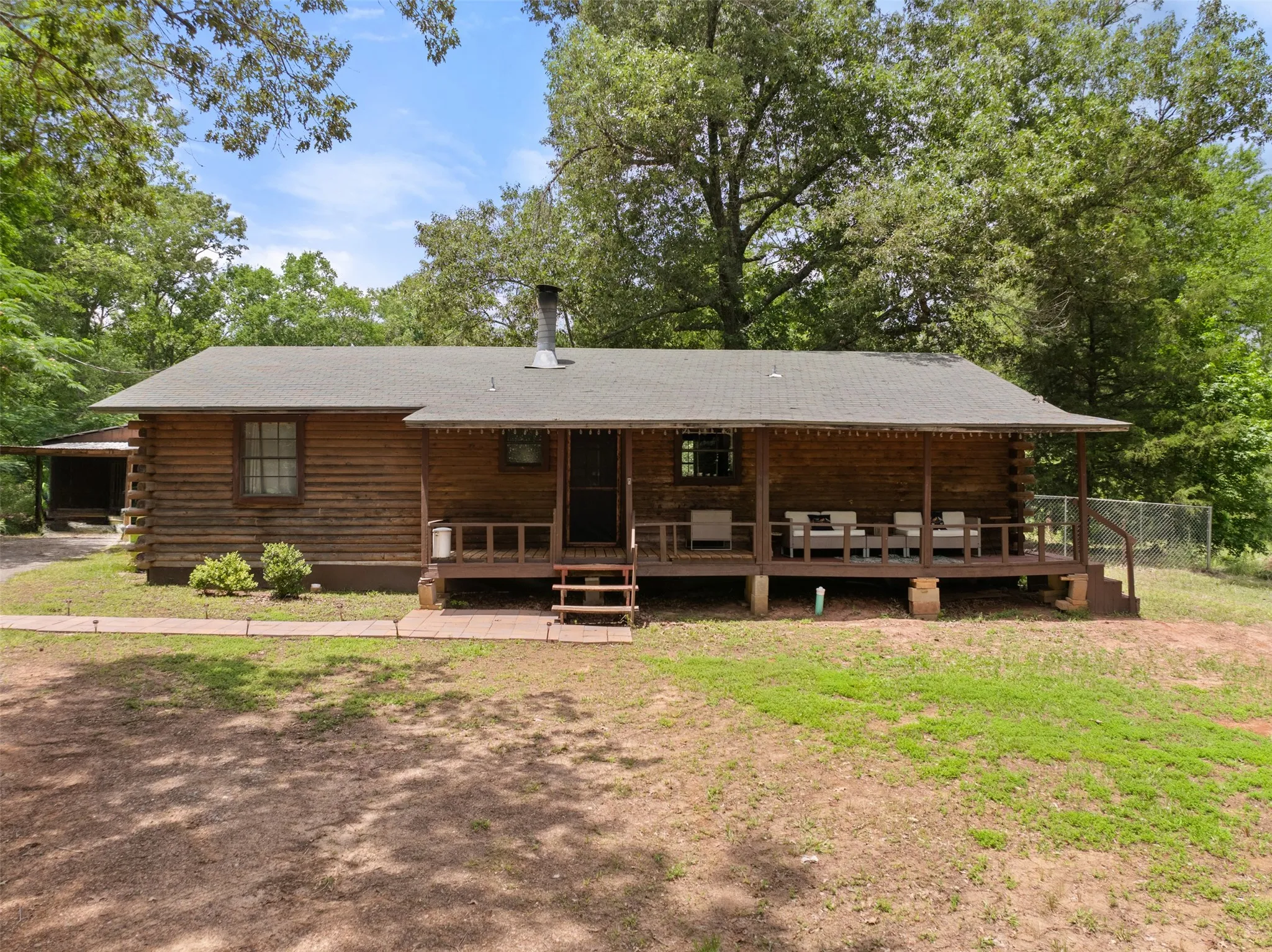Single Family Residence For Sale in Smith County , 24087 FM 15, Troup, Texas 75789, 3 Bedroom, 2 Bathroom, Garage spaces, 1,400 Sqft, built in 2002, mls#21286594, Real Estate Agent in Troup, Homes For Sale in Smith county, Homes For Sale in Troup, Realtor in Troup Texas, Real Estate Brokerage Independent Realty Texas, Luminita Cordes Realtor