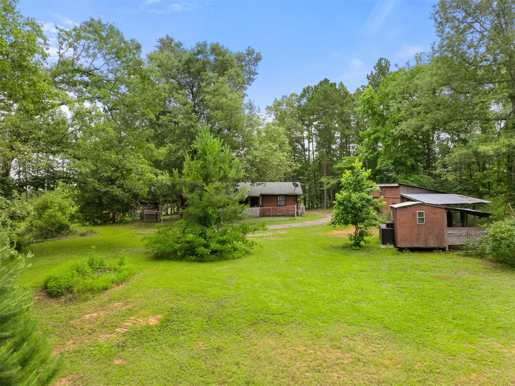 Single Family Residence For Sale in Smith County , 24087 FM 15, Troup, Texas 75789, 3 Bedroom, 2 Bathroom, Garage spaces, 1,400 Sqft, built in 2002, mls#21286594, Real Estate Agent in Troup, Homes For Sale in Smith county, Homes For Sale in Troup, Realtor in Troup Texas, Real Estate Brokerage Independent Realty Texas, Luminita Cordes Realtor