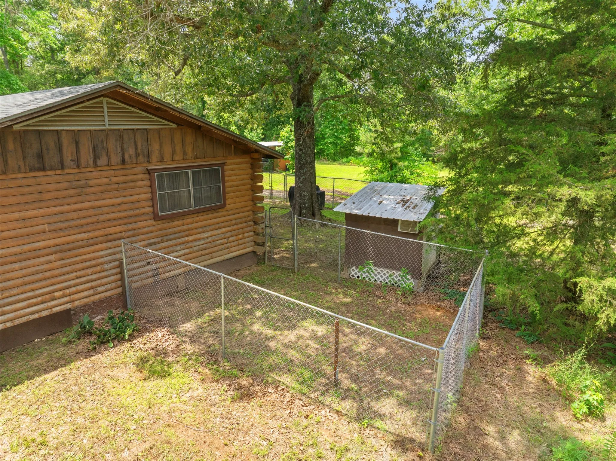 Single Family Residence For Sale in Smith County , 24087 FM 15, Troup, Texas 75789, 3 Bedroom, 2 Bathroom, Garage spaces, 1,400 Sqft, built in 2002, mls#21286594, Real Estate Agent in Troup, Homes For Sale in Smith county, Homes For Sale in Troup, Realtor in Troup Texas, Real Estate Brokerage Independent Realty Texas, Luminita Cordes Realtor