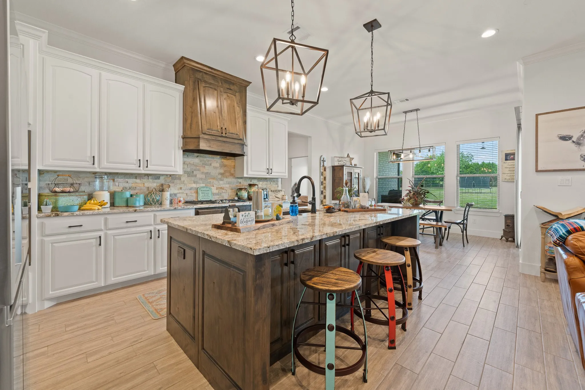 Single Family Residence For Sale in Johnson County , 6065 Bella Terra Lane, Godley, Texas 76044, 4 Bedroom, 3 Bathroom, 3 Garage spaces, 2,604 Sqft, built in 2022, mls#21284879, Real Estate Agent in Godley, Homes For Sale in Johnson county, Homes For Sale in Godley, Realtor in Godley Texas, Real Estate Brokerage Independent Realty Texas, Luminita Cordes Realtor