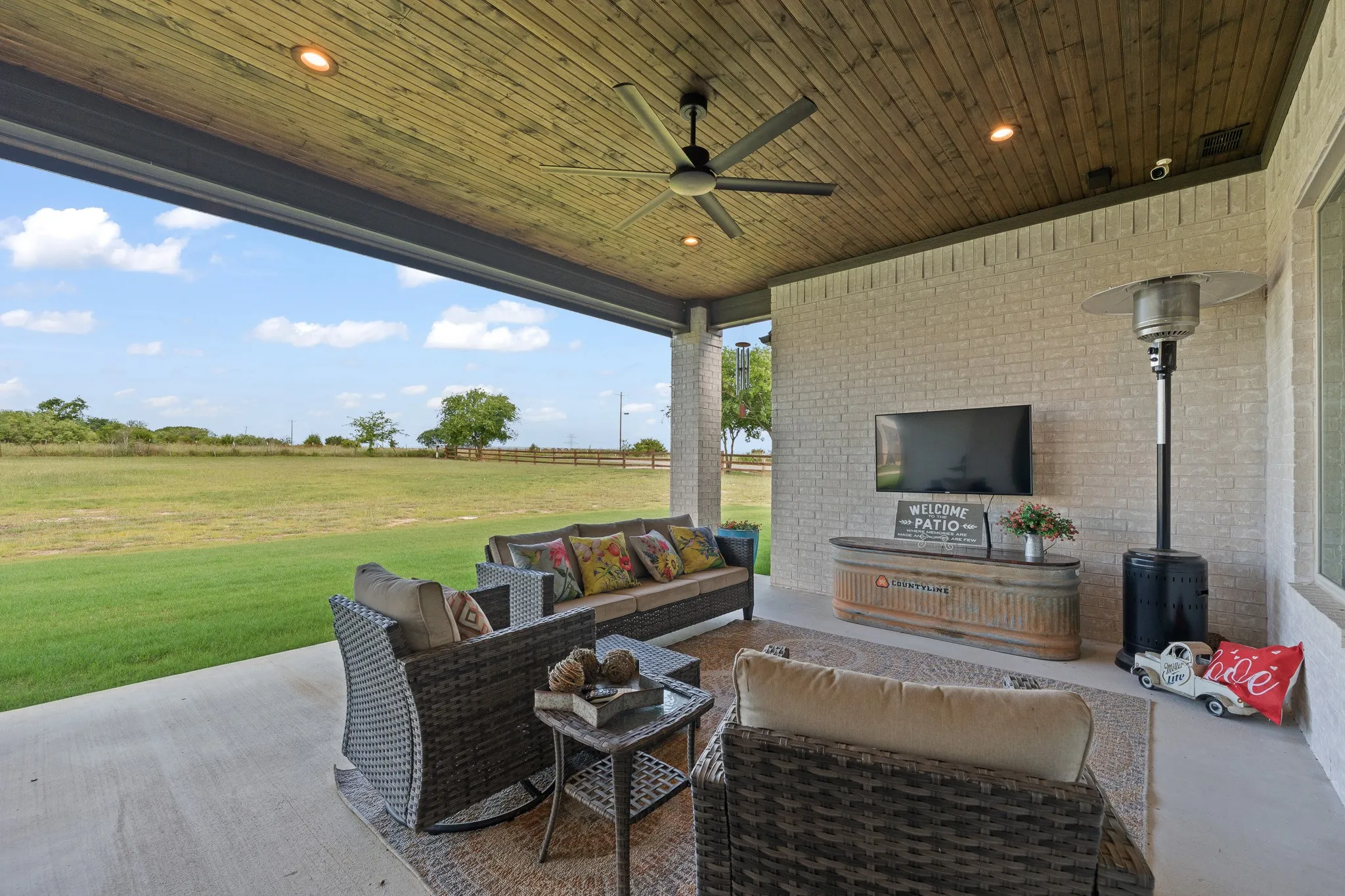 Single Family Residence For Sale in Johnson County , 6065 Bella Terra Lane, Godley, Texas 76044, 4 Bedroom, 3 Bathroom, 3 Garage spaces, 2,604 Sqft, built in 2022, mls#21284879, Real Estate Agent in Godley, Homes For Sale in Johnson county, Homes For Sale in Godley, Realtor in Godley Texas, Real Estate Brokerage Independent Realty Texas, Luminita Cordes Realtor