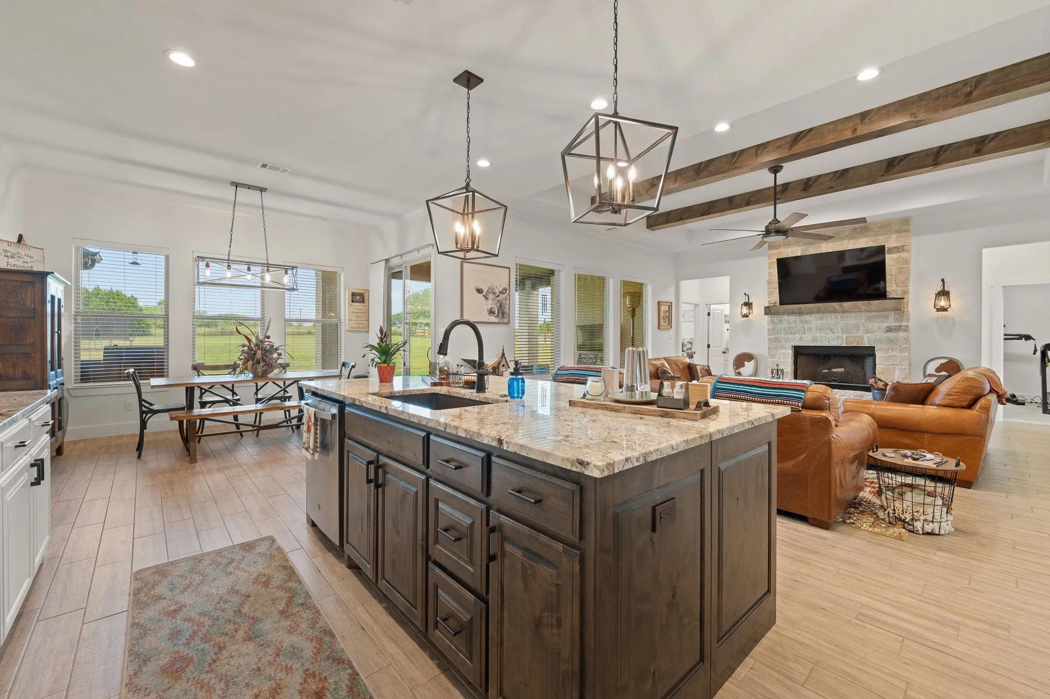 Single Family Residence For Sale in Johnson County , 6065 Bella Terra Lane, Godley, Texas 76044, 4 Bedroom, 3 Bathroom, 3 Garage spaces, 2,604 Sqft, built in 2022, mls#21284879, Real Estate Agent in Godley, Homes For Sale in Johnson county, Homes For Sale in Godley, Realtor in Godley Texas, Real Estate Brokerage Independent Realty Texas, Luminita Cordes Realtor