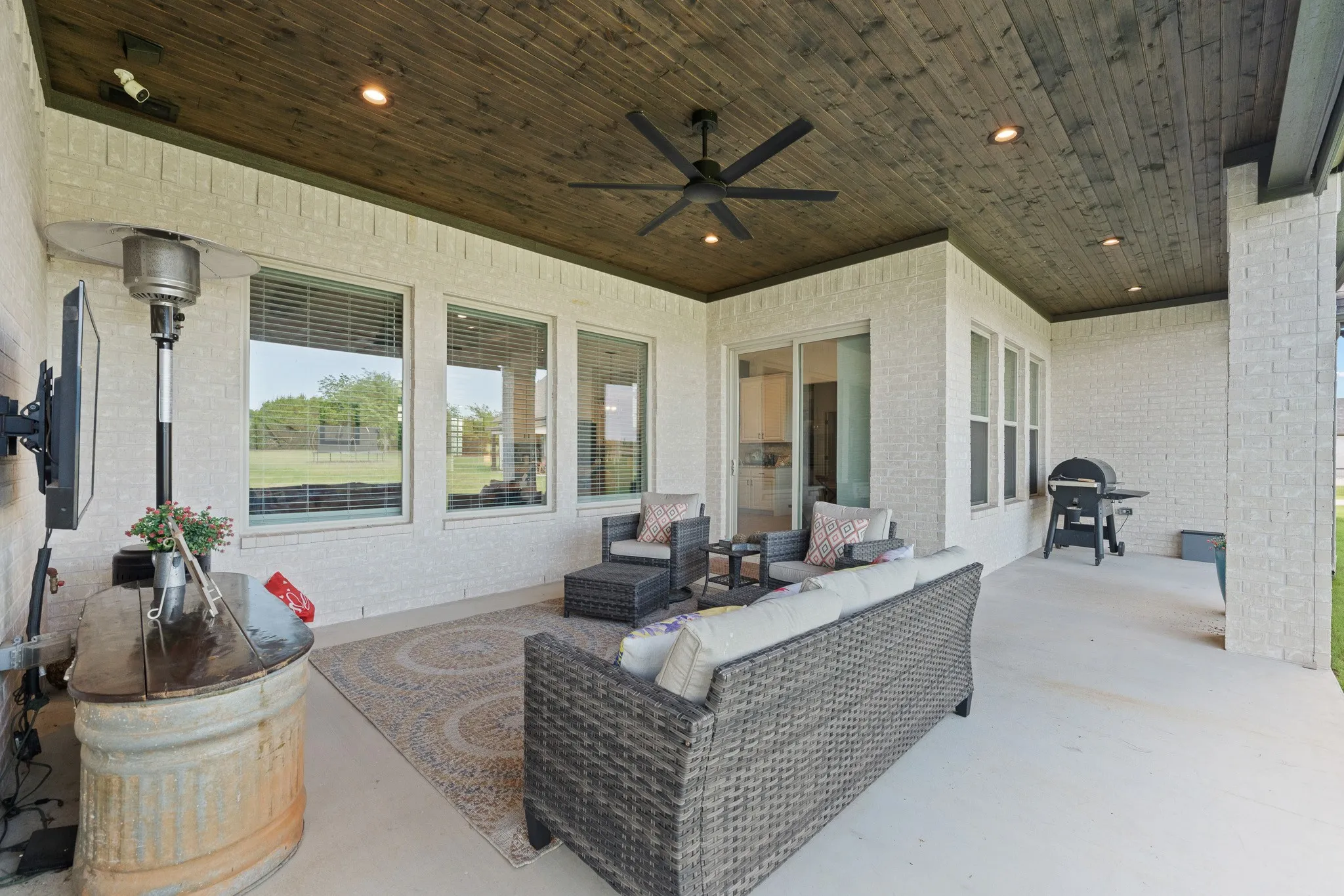 Single Family Residence For Sale in Johnson County , 6065 Bella Terra Lane, Godley, Texas 76044, 4 Bedroom, 3 Bathroom, 3 Garage spaces, 2,604 Sqft, built in 2022, mls#21284879, Real Estate Agent in Godley, Homes For Sale in Johnson county, Homes For Sale in Godley, Realtor in Godley Texas, Real Estate Brokerage Independent Realty Texas, Luminita Cordes Realtor