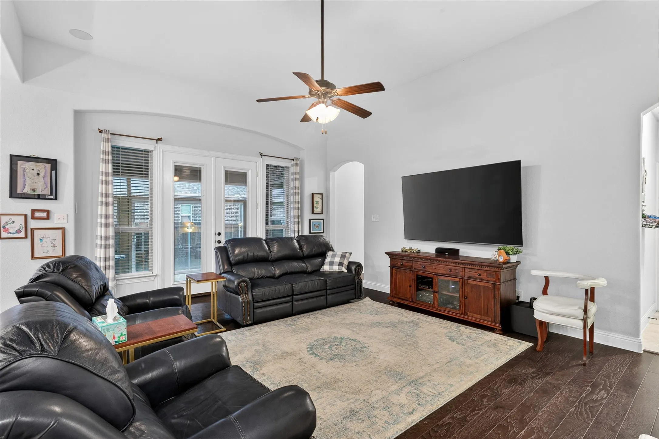 Single Family Residence For Sale in Collin County , 10909 Smithville Place, Mc Kinney, Texas 75071, 3 Bedroom, 2 Bathroom, 2 Garage spaces, 2,330 Sqft, built in 2017, mls#21283893, Real Estate Agent in Mc Kinney, Homes For Sale in Collin county, Homes For Sale in Mc Kinney, Realtor in Mc Kinney Texas, Real Estate Brokerage Independent Realty Texas, Luminita Cordes Realtor