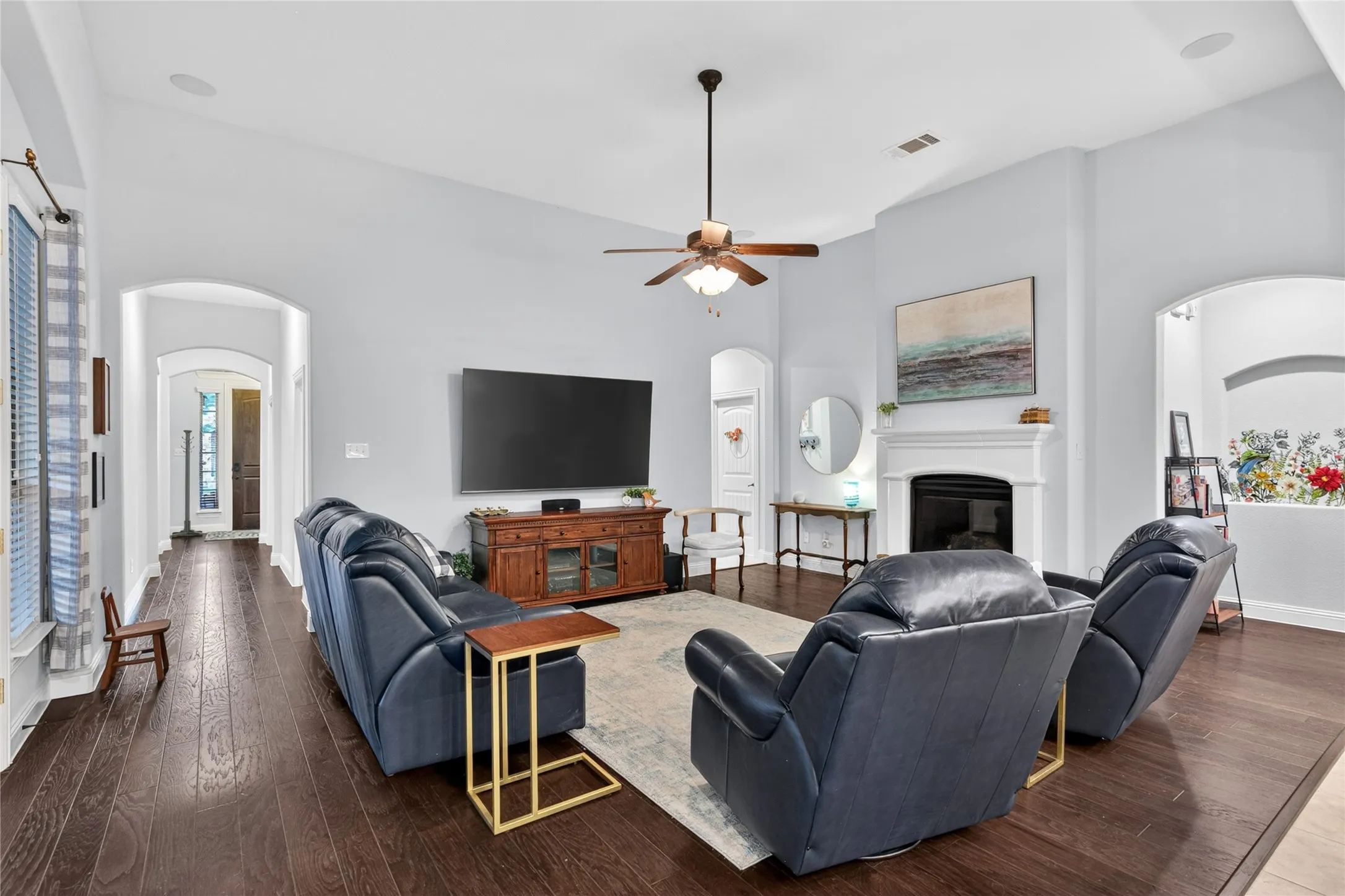 Single Family Residence For Sale in Collin County , 10909 Smithville Place, Mc Kinney, Texas 75071, 3 Bedroom, 2 Bathroom, 2 Garage spaces, 2,330 Sqft, built in 2017, mls#21283893, Real Estate Agent in Mc Kinney, Homes For Sale in Collin county, Homes For Sale in Mc Kinney, Realtor in Mc Kinney Texas, Real Estate Brokerage Independent Realty Texas, Luminita Cordes Realtor