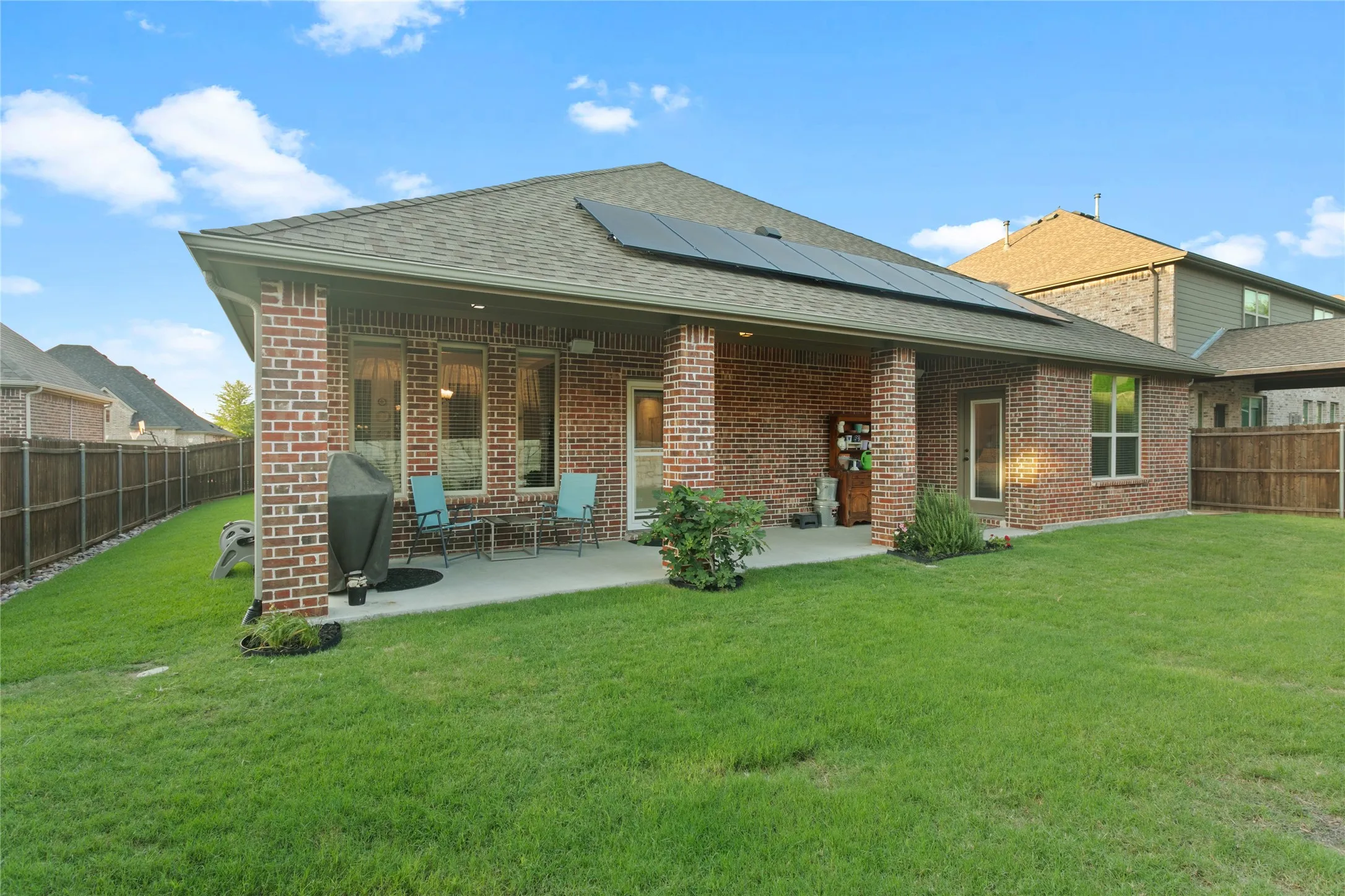 Single Family Residence For Sale in Collin County , 10909 Smithville Place, Mc Kinney, Texas 75071, 3 Bedroom, 2 Bathroom, 2 Garage spaces, 2,330 Sqft, built in 2017, mls#21283893, Real Estate Agent in Mc Kinney, Homes For Sale in Collin county, Homes For Sale in Mc Kinney, Realtor in Mc Kinney Texas, Real Estate Brokerage Independent Realty Texas, Luminita Cordes Realtor