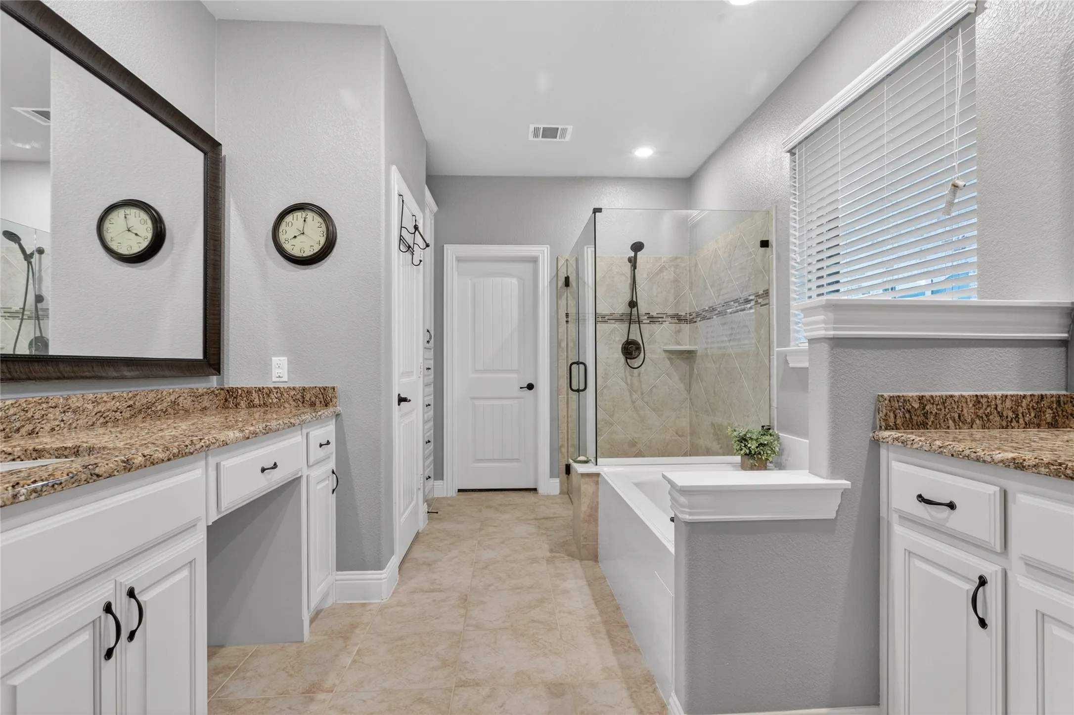 Single Family Residence For Sale in Collin County , 10909 Smithville Place, Mc Kinney, Texas 75071, 3 Bedroom, 2 Bathroom, 2 Garage spaces, 2,330 Sqft, built in 2017, mls#21283893, Real Estate Agent in Mc Kinney, Homes For Sale in Collin county, Homes For Sale in Mc Kinney, Realtor in Mc Kinney Texas, Real Estate Brokerage Independent Realty Texas, Luminita Cordes Realtor