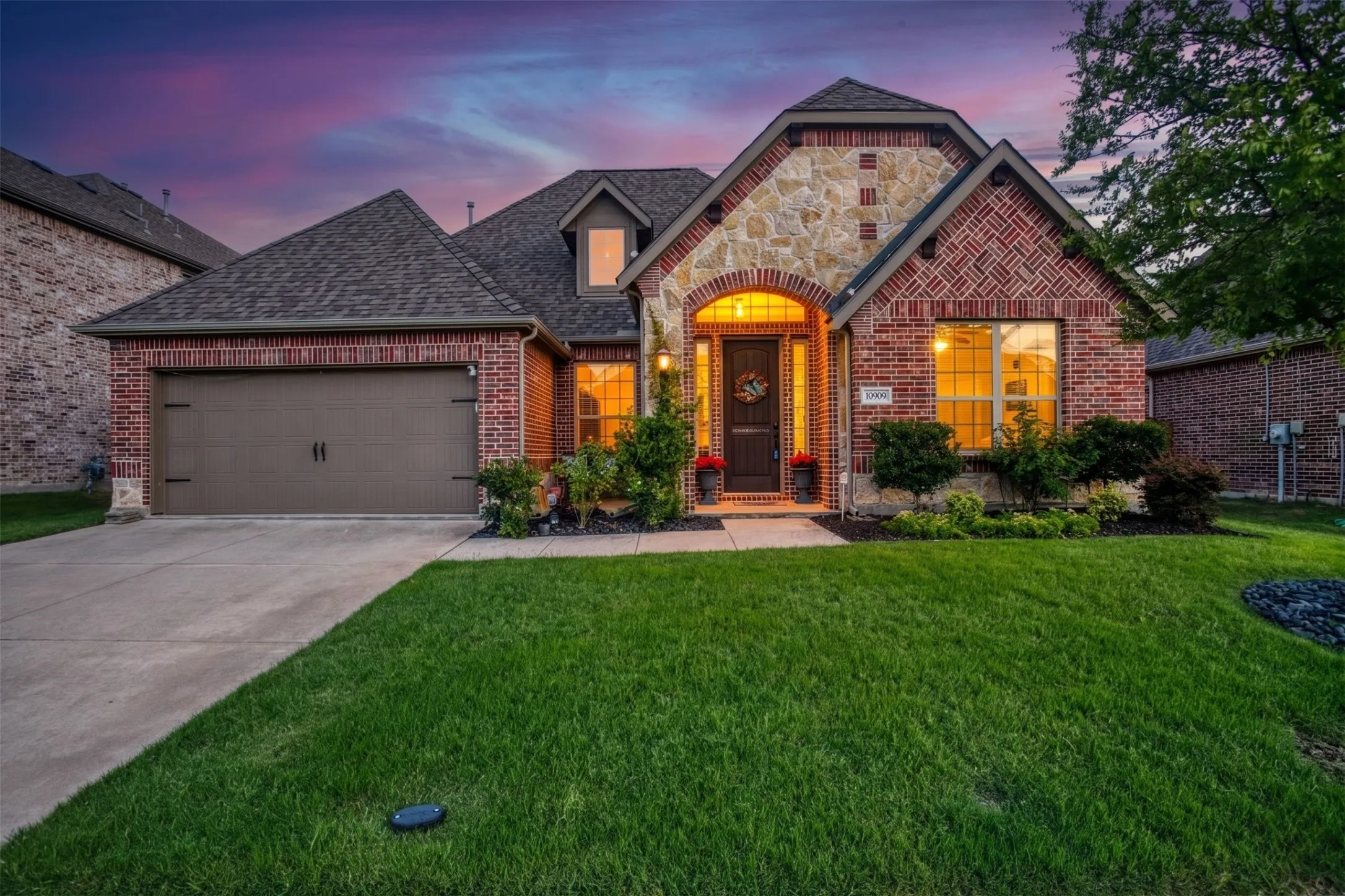 Single Family Residence For Sale in Collin County , 10909 Smithville Place, Mc Kinney, Texas 75071, 3 Bedroom, 2 Bathroom, 2 Garage spaces, 2,330 Sqft, built in 2017, mls#21283893, Real Estate Agent in Mc Kinney, Homes For Sale in Collin county, Homes For Sale in Mc Kinney, Realtor in Mc Kinney Texas, Real Estate Brokerage Independent Realty Texas, Luminita Cordes Realtor