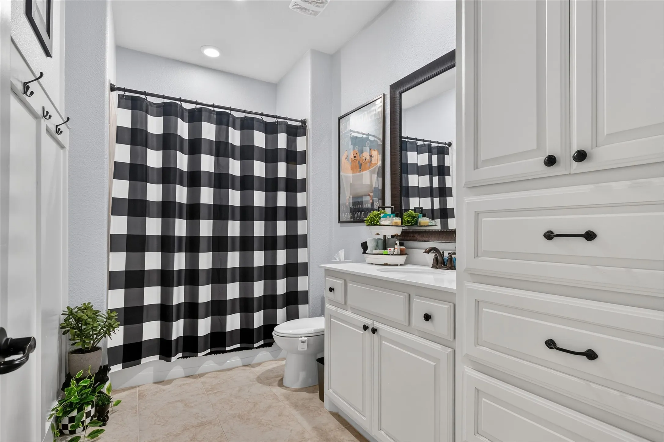 Single Family Residence For Sale in Collin County , 10909 Smithville Place, Mc Kinney, Texas 75071, 3 Bedroom, 2 Bathroom, 2 Garage spaces, 2,330 Sqft, built in 2017, mls#21283893, Real Estate Agent in Mc Kinney, Homes For Sale in Collin county, Homes For Sale in Mc Kinney, Realtor in Mc Kinney Texas, Real Estate Brokerage Independent Realty Texas, Luminita Cordes Realtor