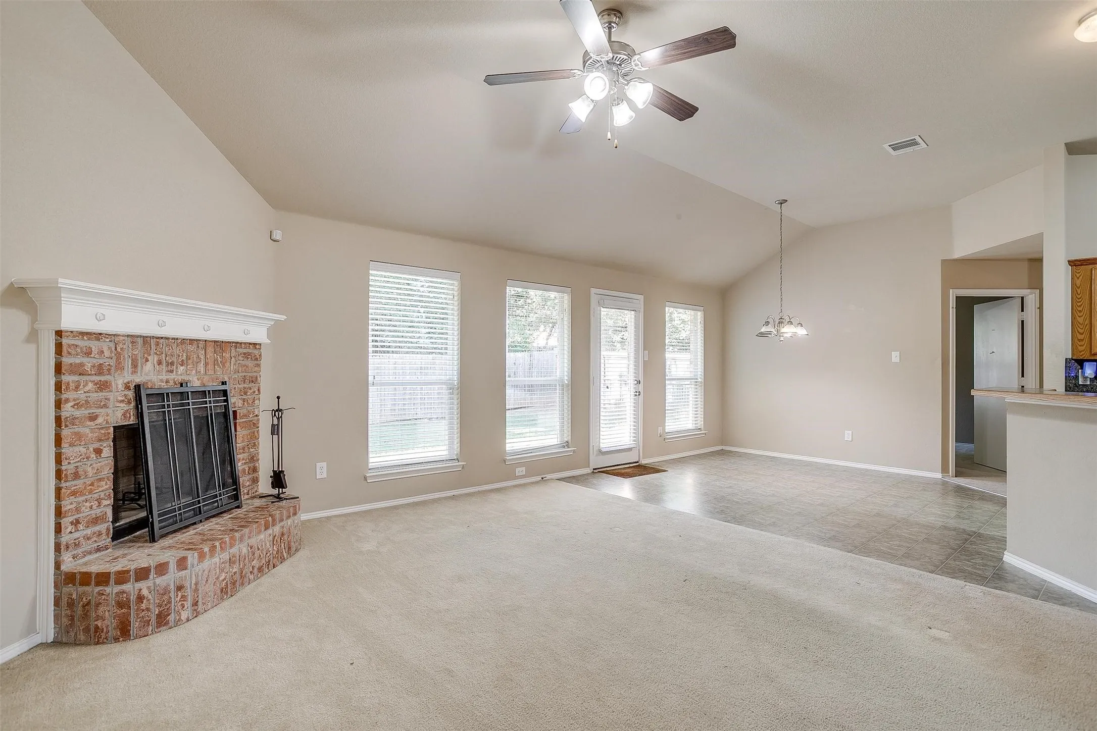Single Family Residence For Rent in Tarrant County , 2230 Cancun Drive, Mansfield, Texas 76063, 3 Bedroom, 2 Bathroom, 2 Garage spaces, 1,663 Sqft, built in 2007, mls#21287147, Real Estate Agent in Mansfield, Homes For Rent in Tarrant county, Homes For Rent in Mansfield, Realtor in Mansfield Texas, Real Estate Brokerage Independent Realty Texas, Luminita Cordes Realtor