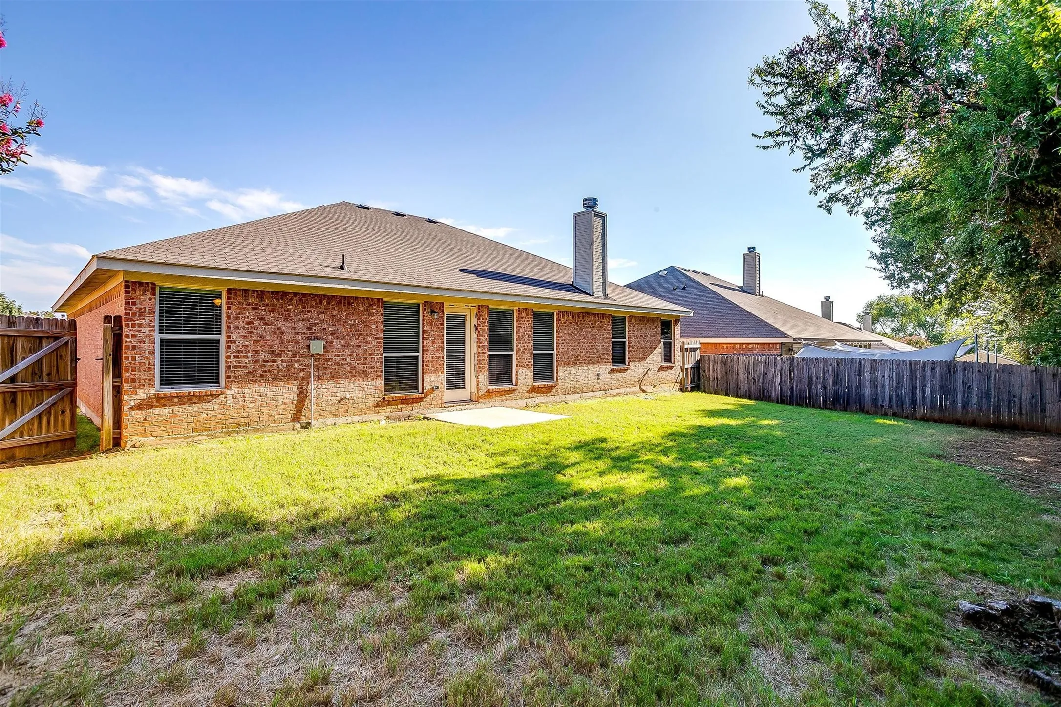 Single Family Residence For Rent in Tarrant County , 2230 Cancun Drive, Mansfield, Texas 76063, 3 Bedroom, 2 Bathroom, 2 Garage spaces, 1,663 Sqft, built in 2007, mls#21287147, Real Estate Agent in Mansfield, Homes For Rent in Tarrant county, Homes For Rent in Mansfield, Realtor in Mansfield Texas, Real Estate Brokerage Independent Realty Texas, Luminita Cordes Realtor