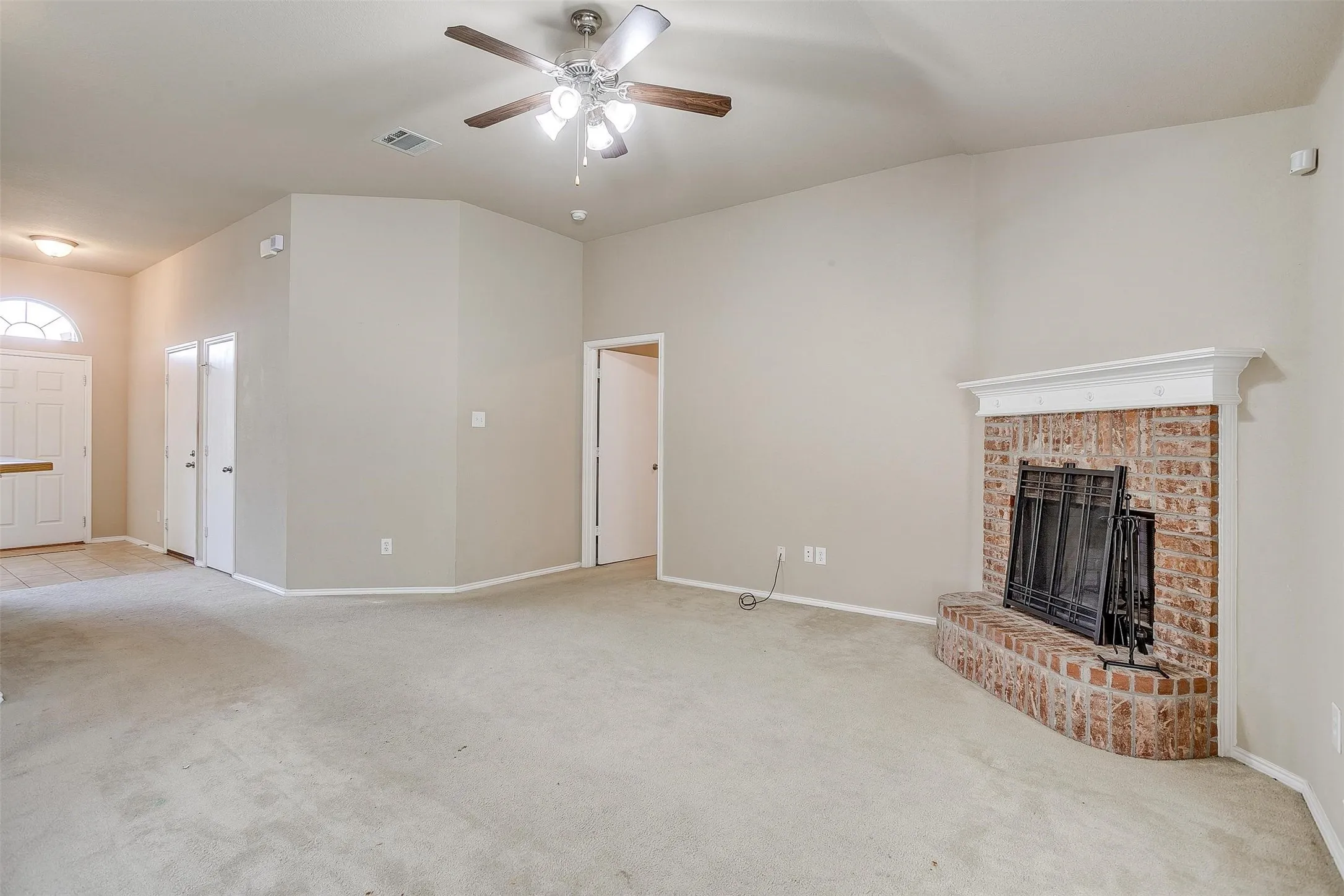 Single Family Residence For Rent in Tarrant County , 2230 Cancun Drive, Mansfield, Texas 76063, 3 Bedroom, 2 Bathroom, 2 Garage spaces, 1,663 Sqft, built in 2007, mls#21287147, Real Estate Agent in Mansfield, Homes For Rent in Tarrant county, Homes For Rent in Mansfield, Realtor in Mansfield Texas, Real Estate Brokerage Independent Realty Texas, Luminita Cordes Realtor
