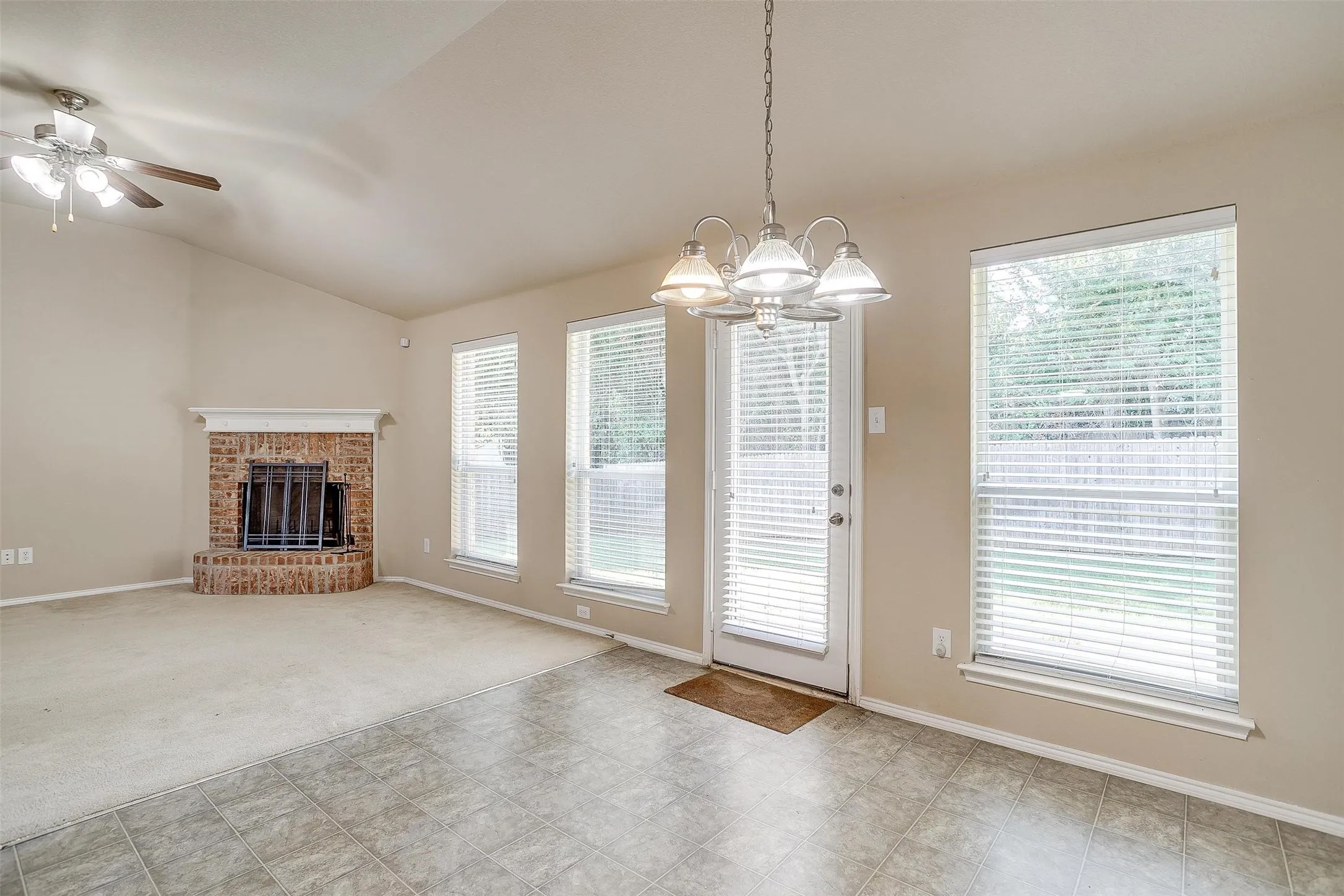 Single Family Residence For Rent in Tarrant County , 2230 Cancun Drive, Mansfield, Texas 76063, 3 Bedroom, 2 Bathroom, 2 Garage spaces, 1,663 Sqft, built in 2007, mls#21287147, Real Estate Agent in Mansfield, Homes For Rent in Tarrant county, Homes For Rent in Mansfield, Realtor in Mansfield Texas, Real Estate Brokerage Independent Realty Texas, Luminita Cordes Realtor