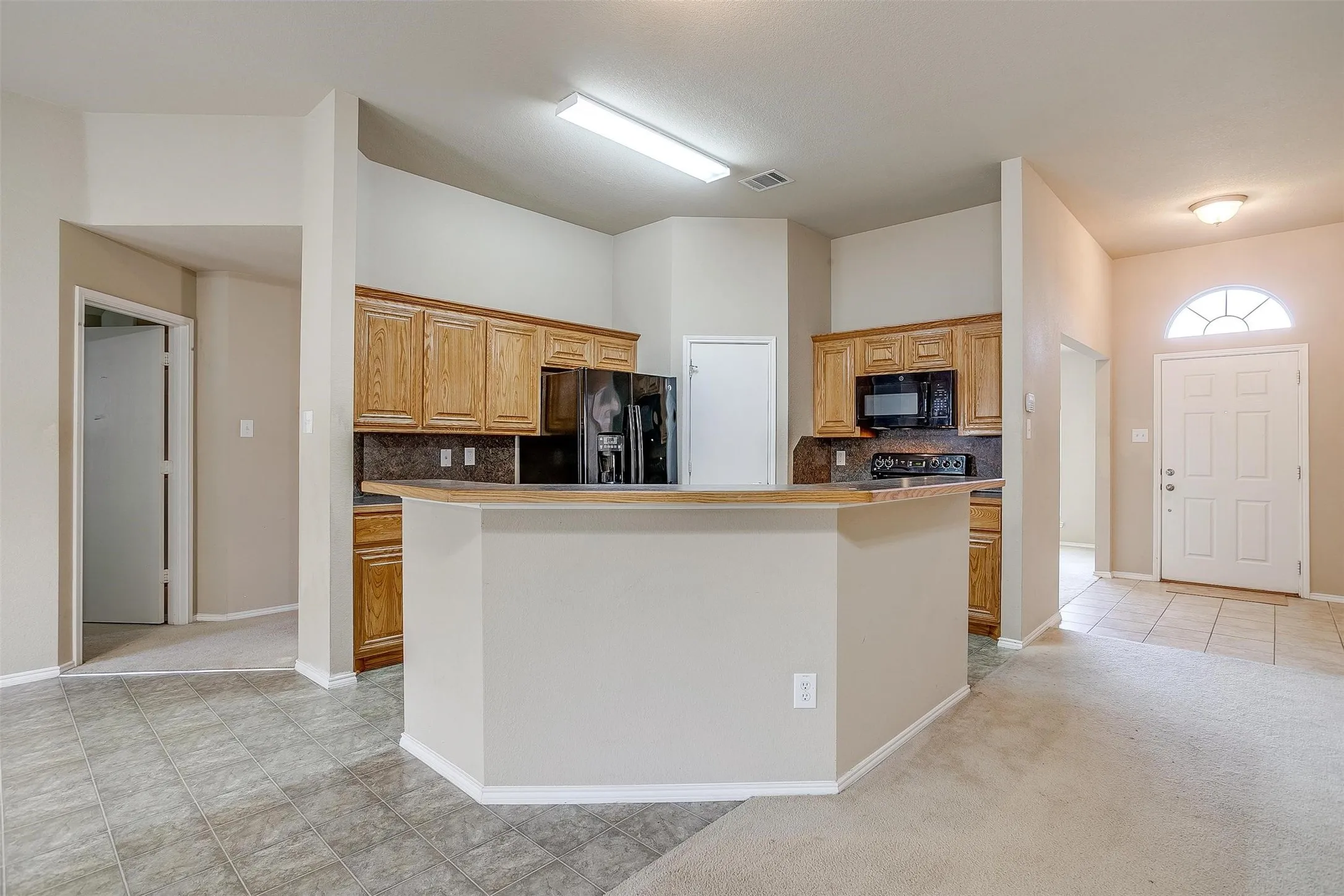 Single Family Residence For Rent in Tarrant County , 2230 Cancun Drive, Mansfield, Texas 76063, 3 Bedroom, 2 Bathroom, 2 Garage spaces, 1,663 Sqft, built in 2007, mls#21287147, Real Estate Agent in Mansfield, Homes For Rent in Tarrant county, Homes For Rent in Mansfield, Realtor in Mansfield Texas, Real Estate Brokerage Independent Realty Texas, Luminita Cordes Realtor